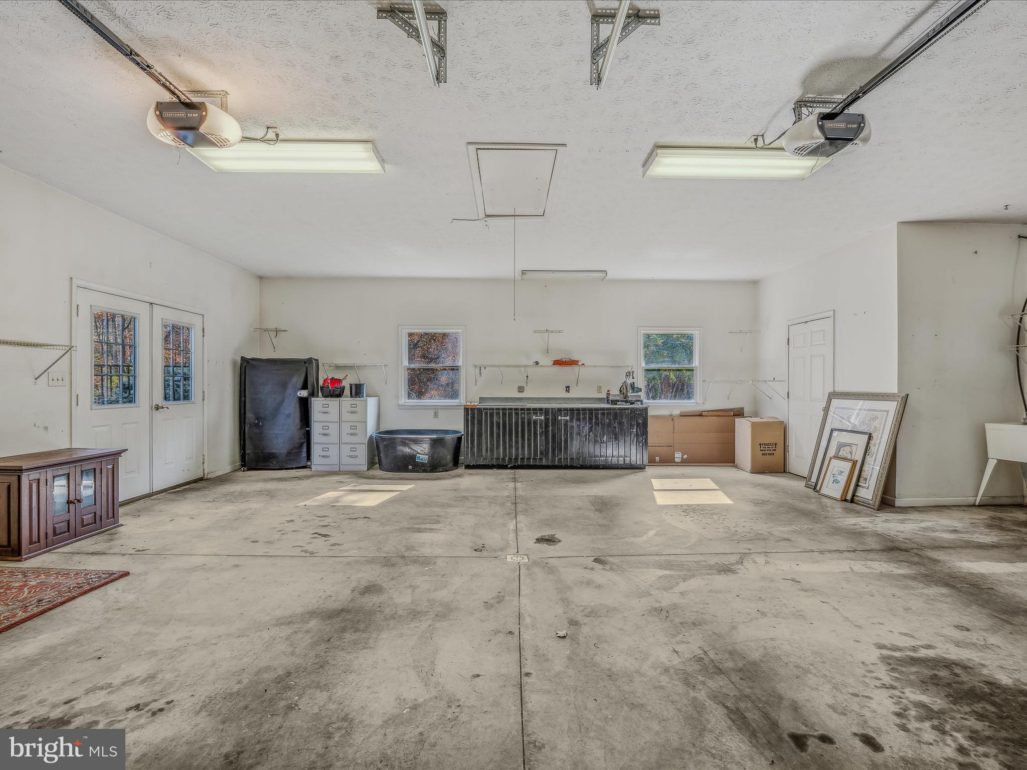 VILLAGE SQUARE - Residential