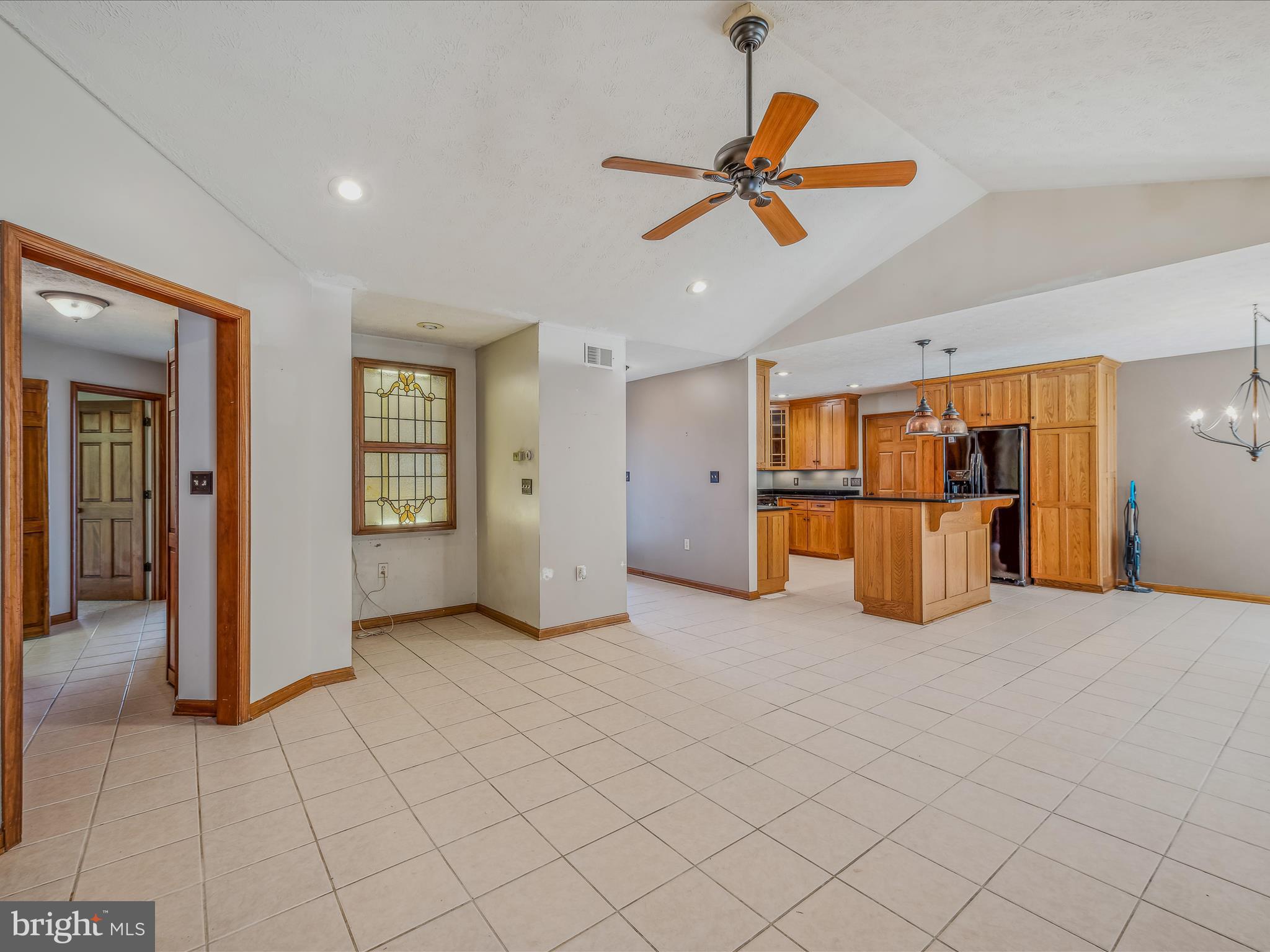 VILLAGE SQUARE - Residential