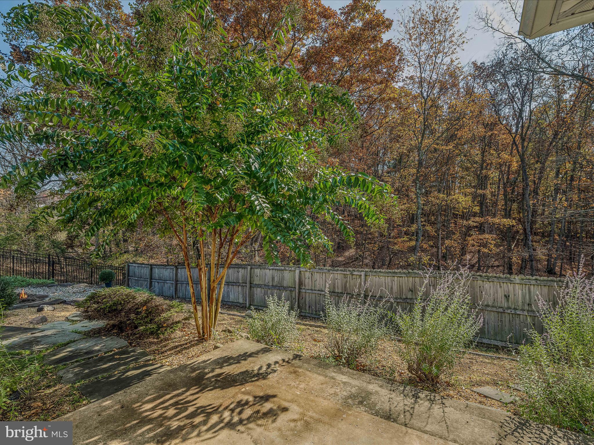 VILLAGE SQUARE - Residential