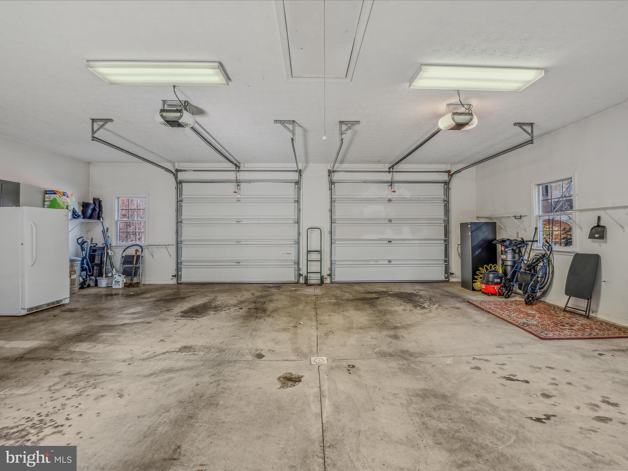 VILLAGE SQUARE - Residential