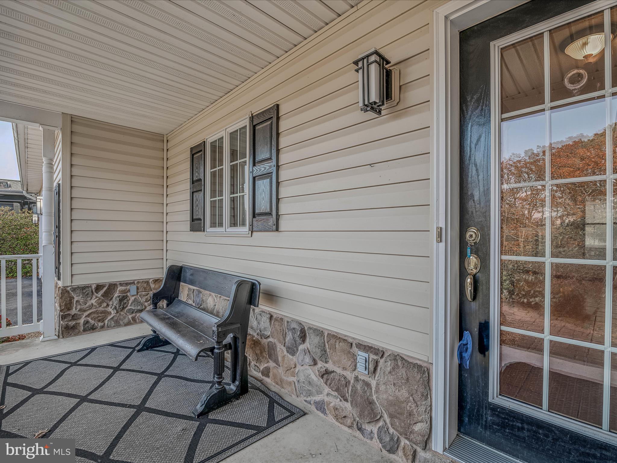 VILLAGE SQUARE - Residential