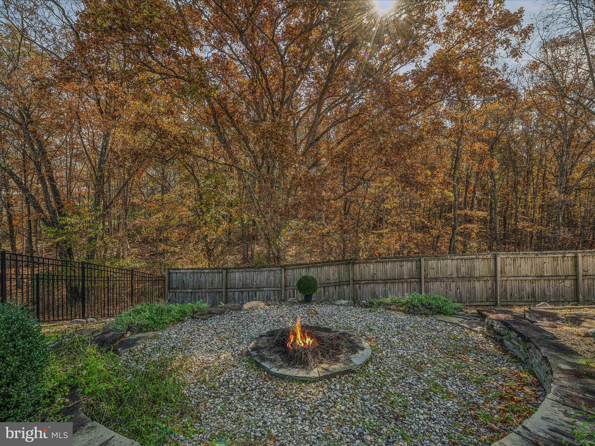 VILLAGE SQUARE - Residential