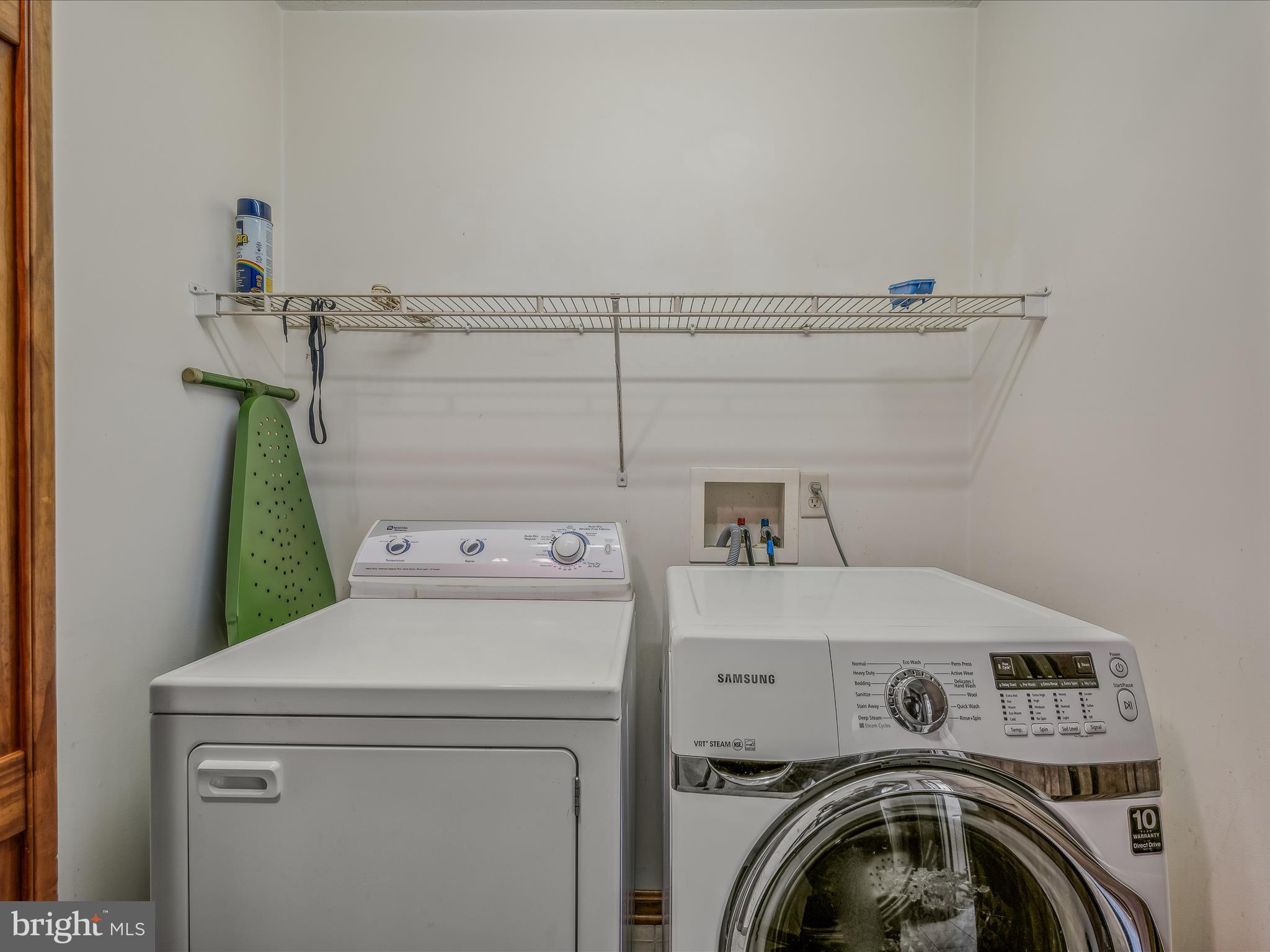 VILLAGE SQUARE - Residential