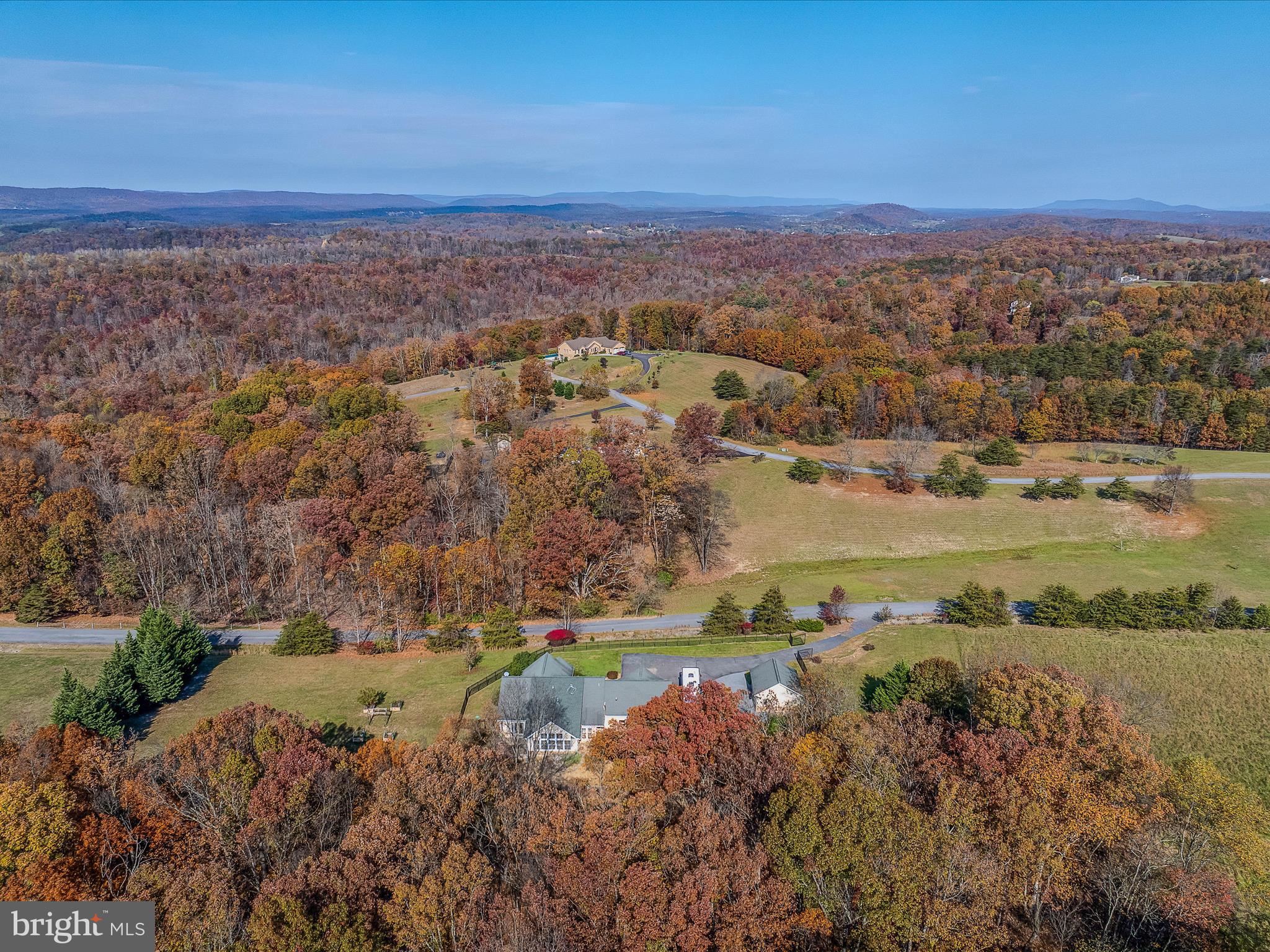 VILLAGE SQUARE - Residential