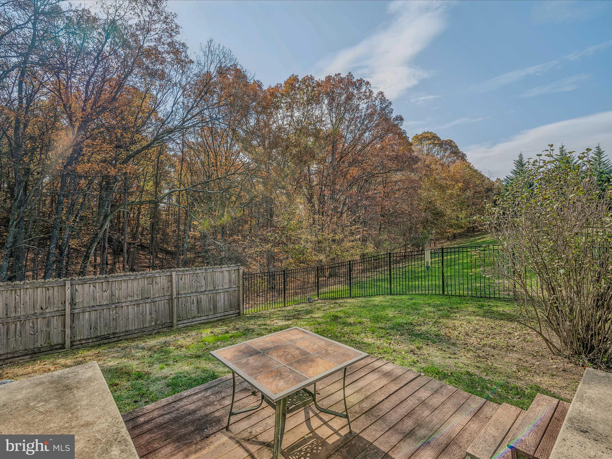 VILLAGE SQUARE - Residential