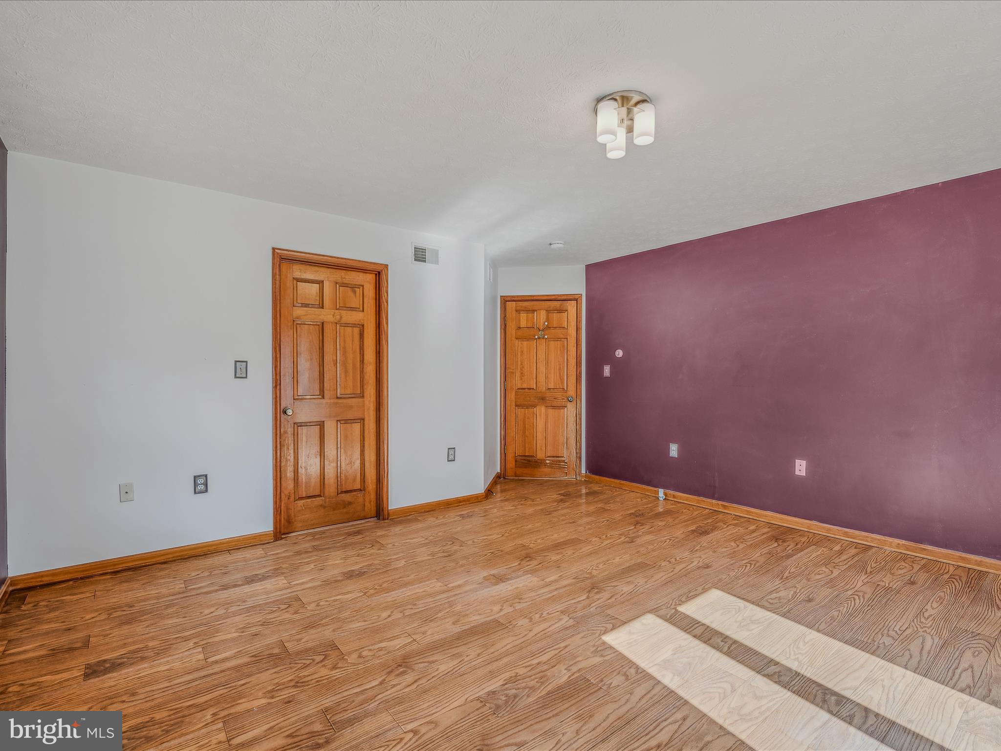 VILLAGE SQUARE - Residential