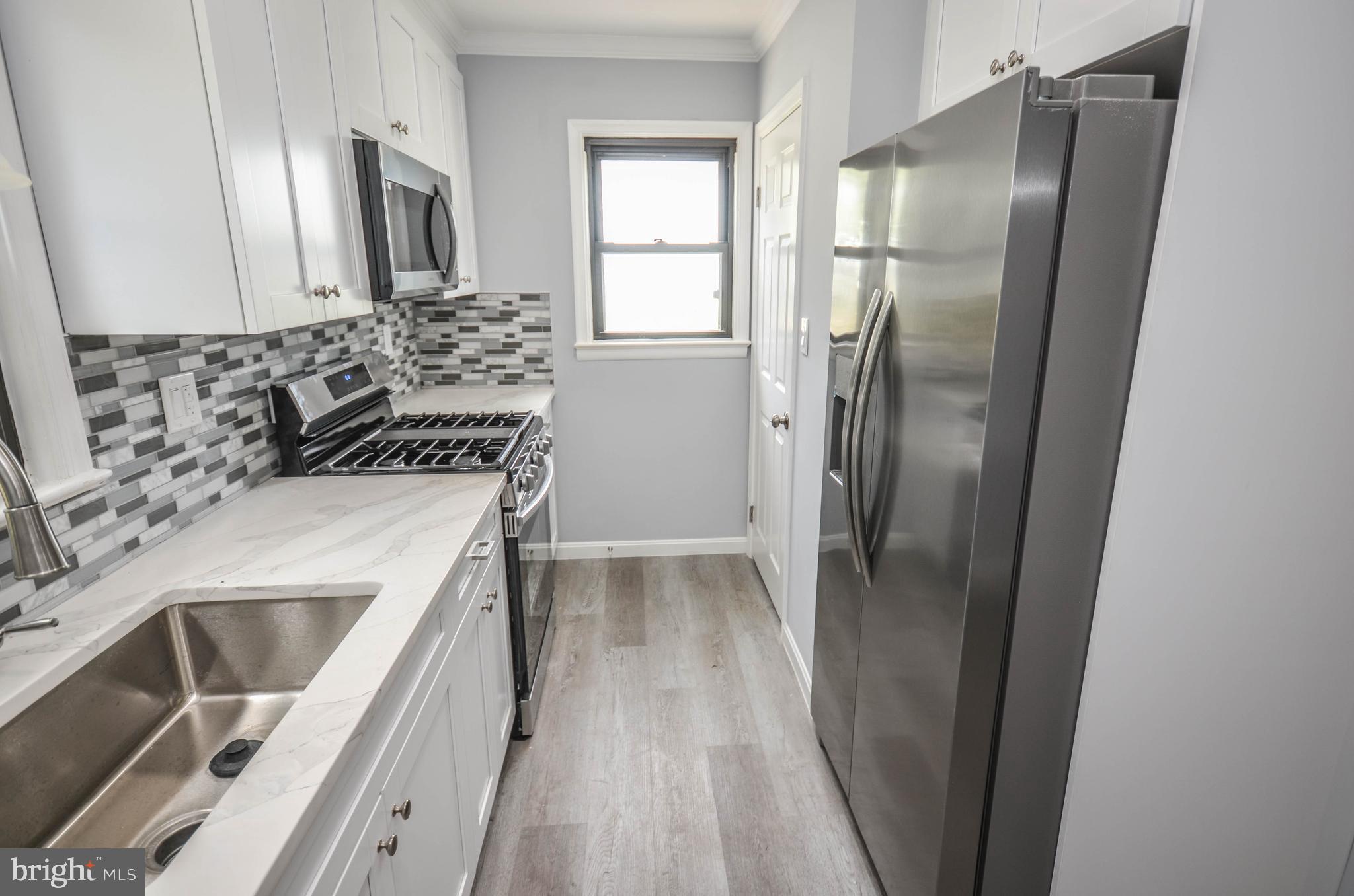 WHITFIELD KNOLLS - Residential