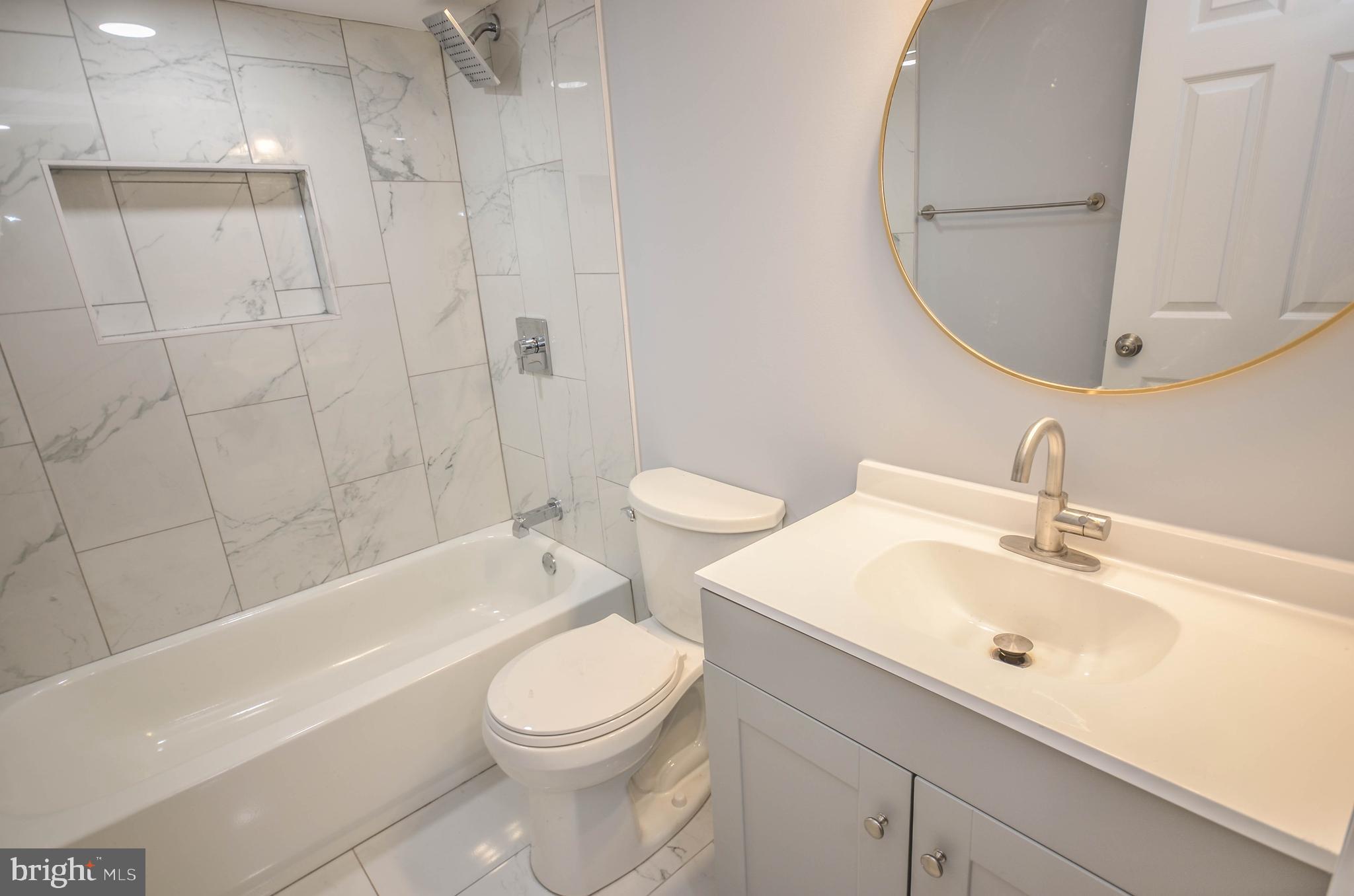 WHITFIELD KNOLLS - Residential