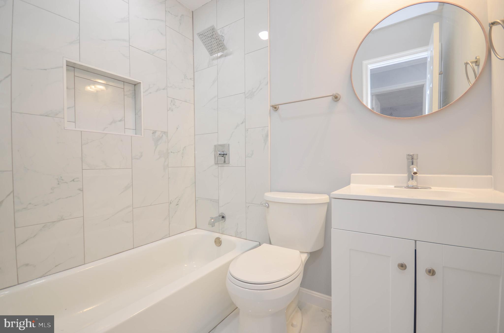 WHITFIELD KNOLLS - Residential