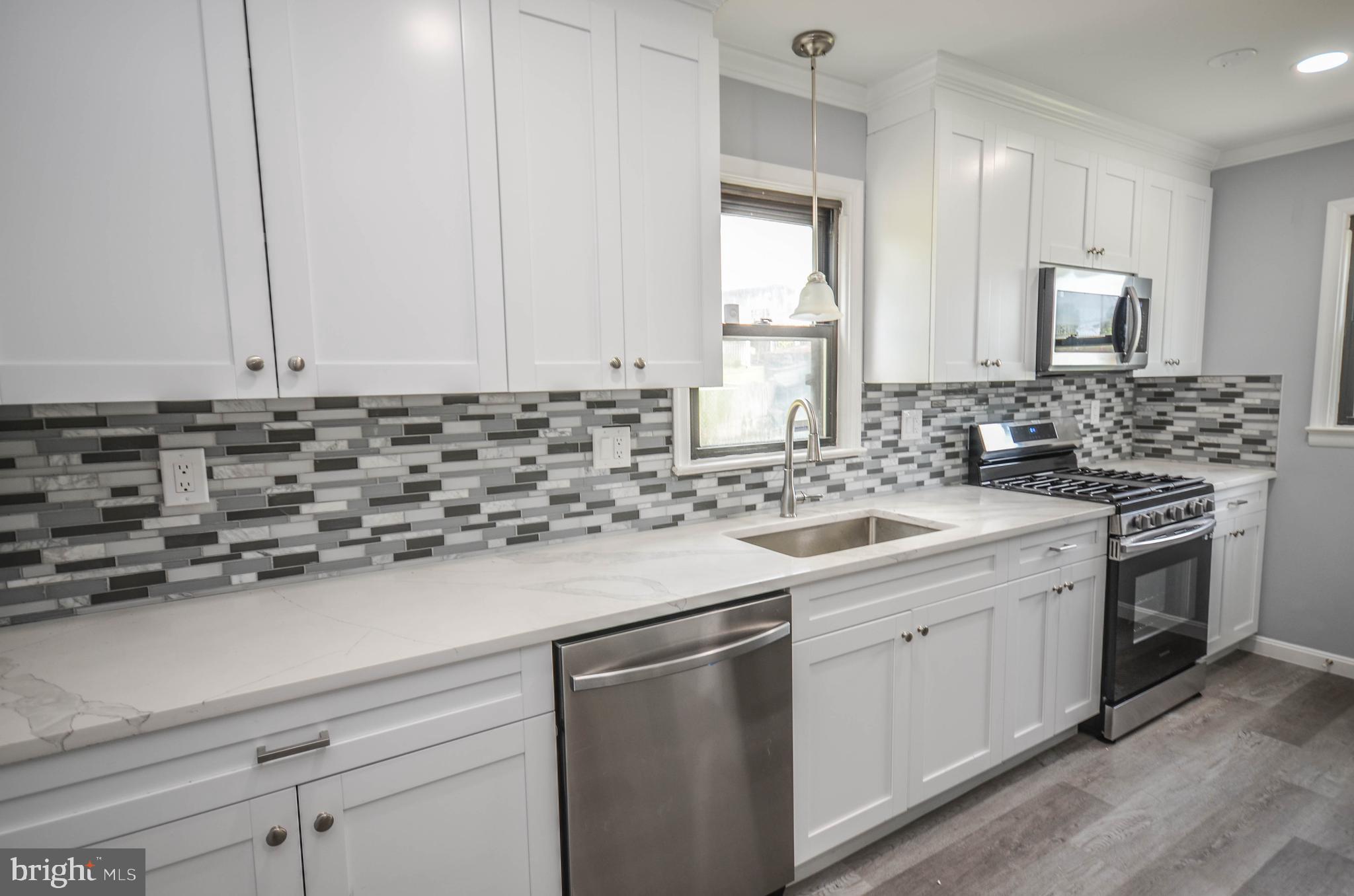 WHITFIELD KNOLLS - Residential