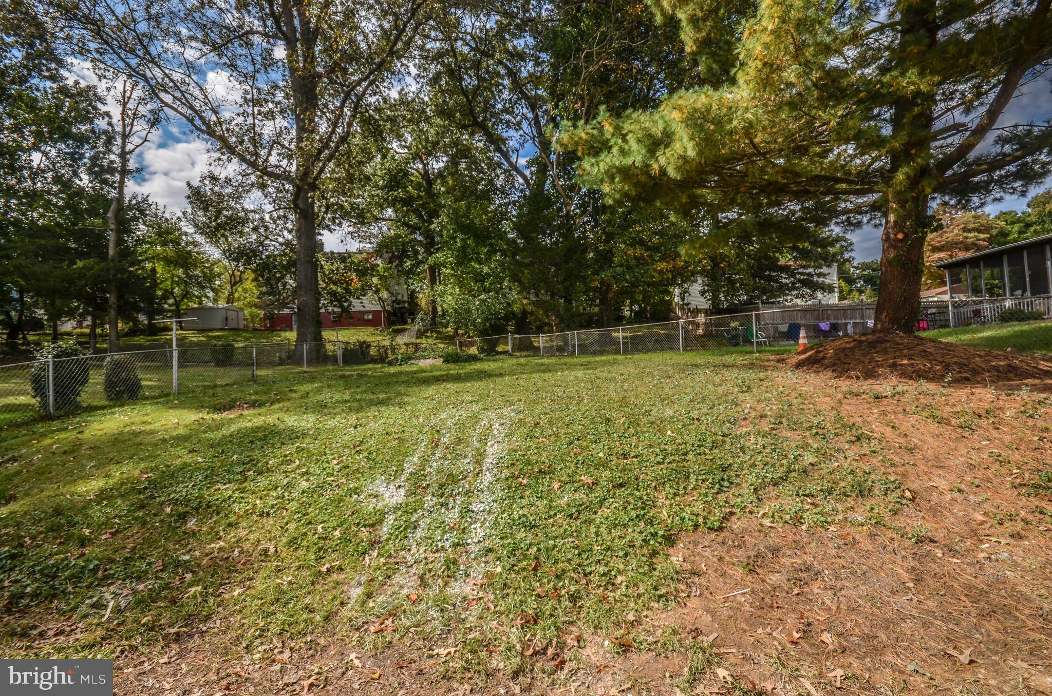 WHITFIELD KNOLLS - Residential