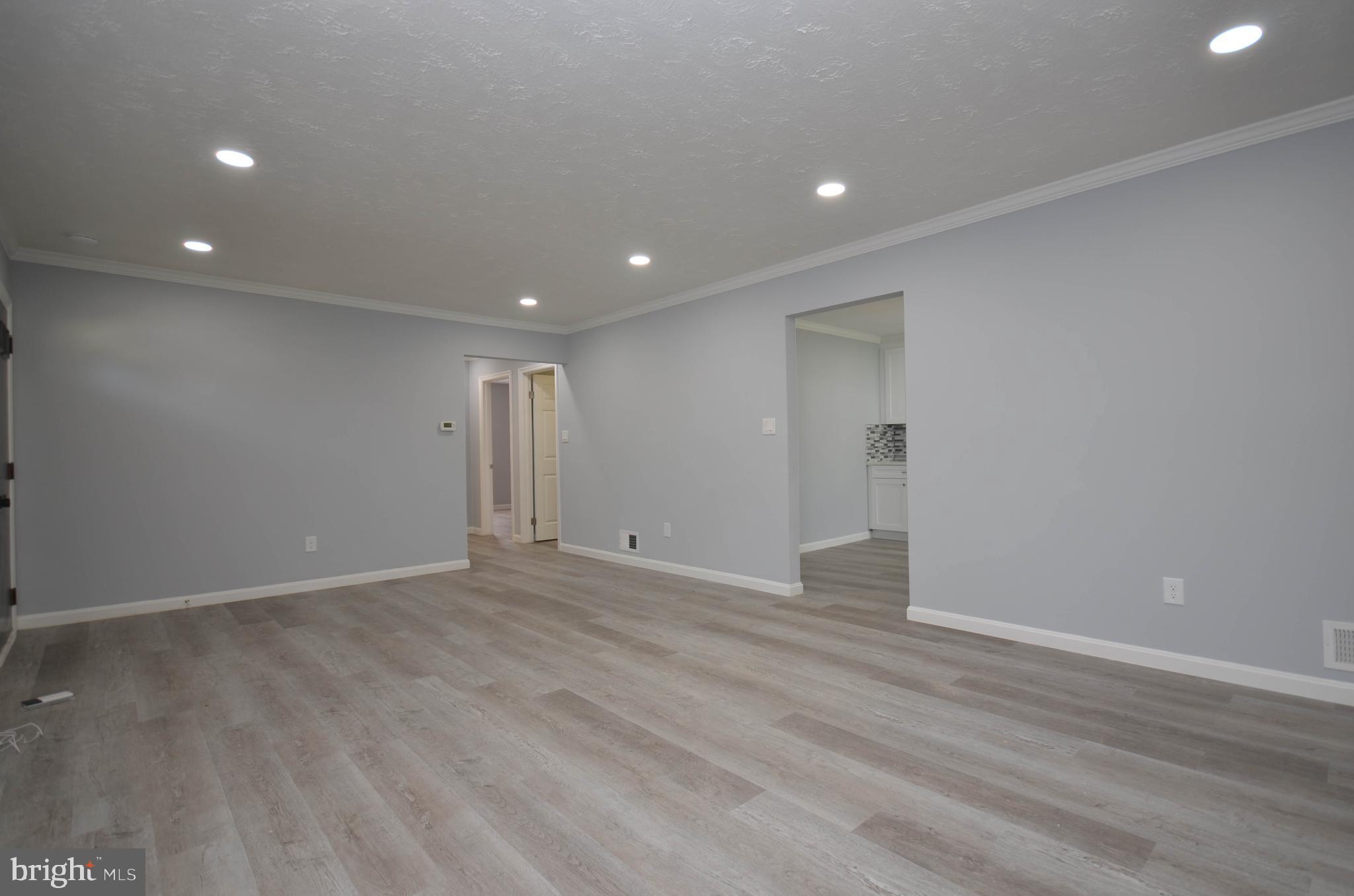 WHITFIELD KNOLLS - Residential