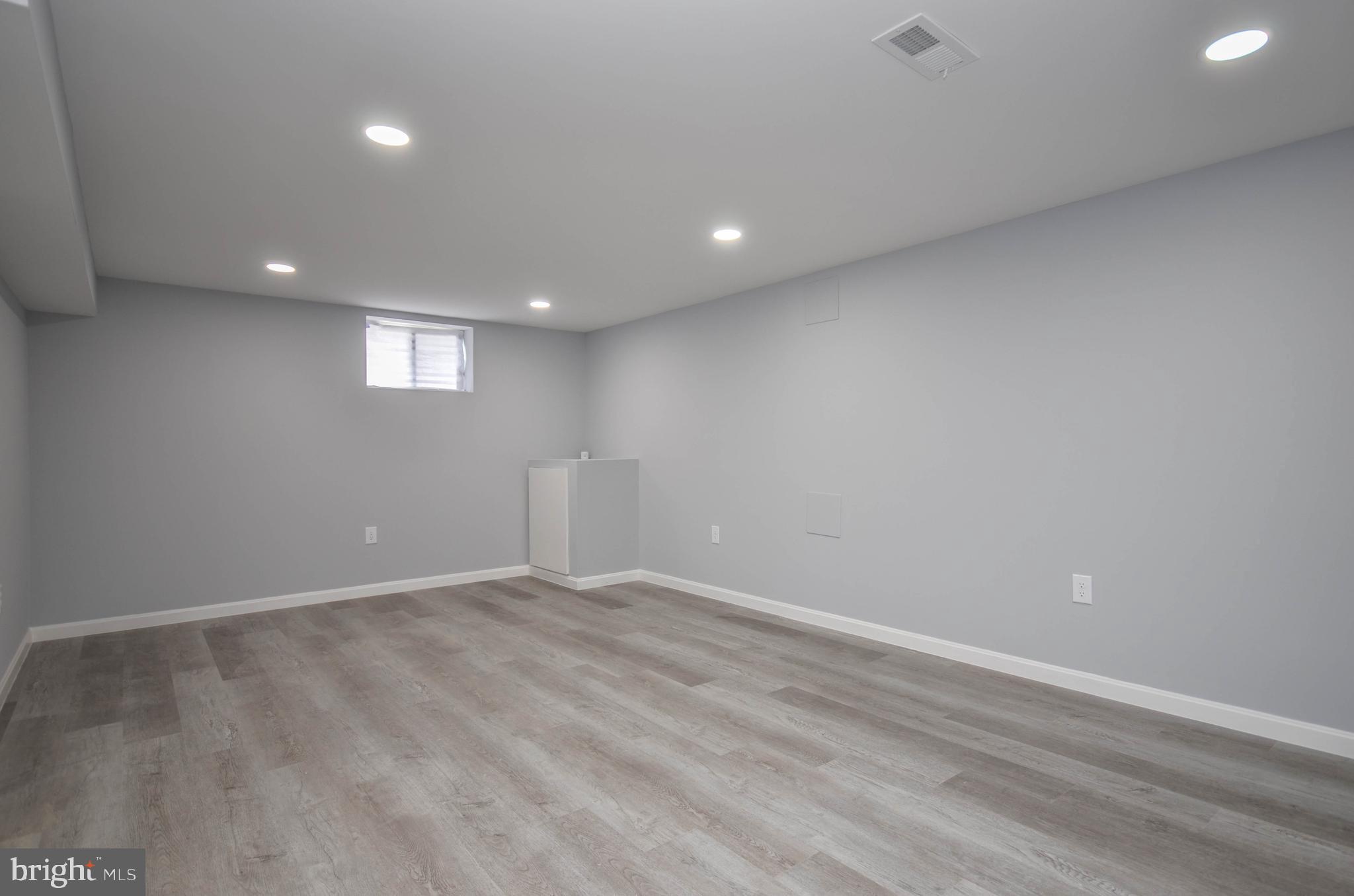 WHITFIELD KNOLLS - Residential