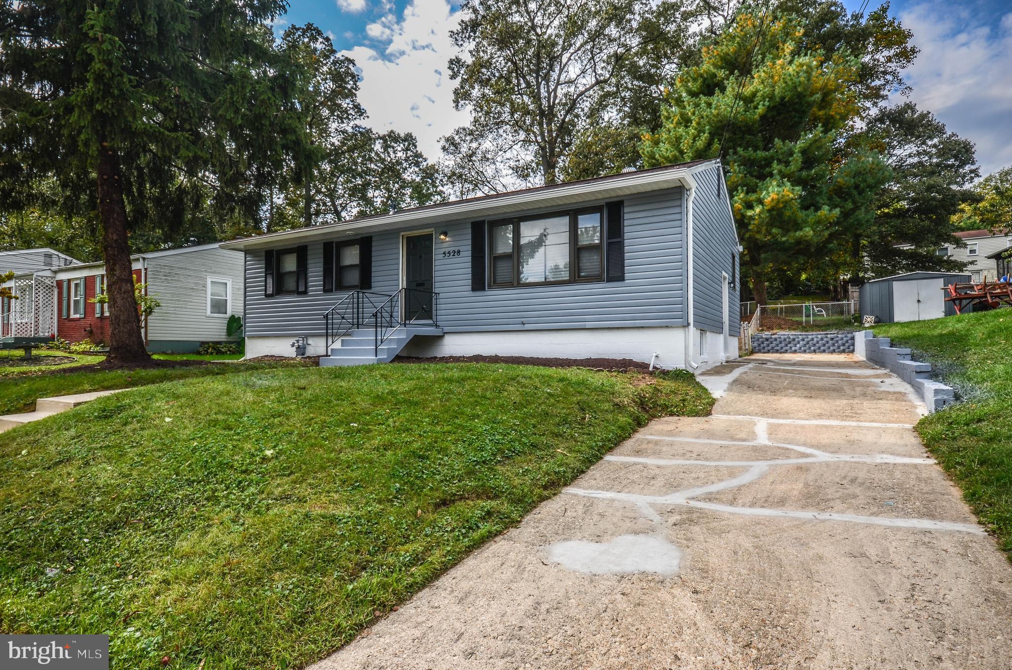 WHITFIELD KNOLLS - Residential