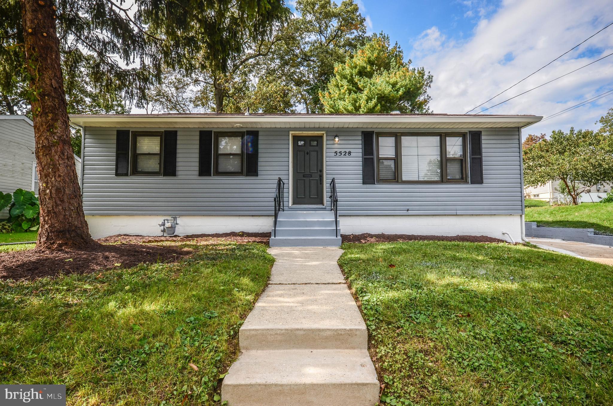 WHITFIELD KNOLLS - Residential