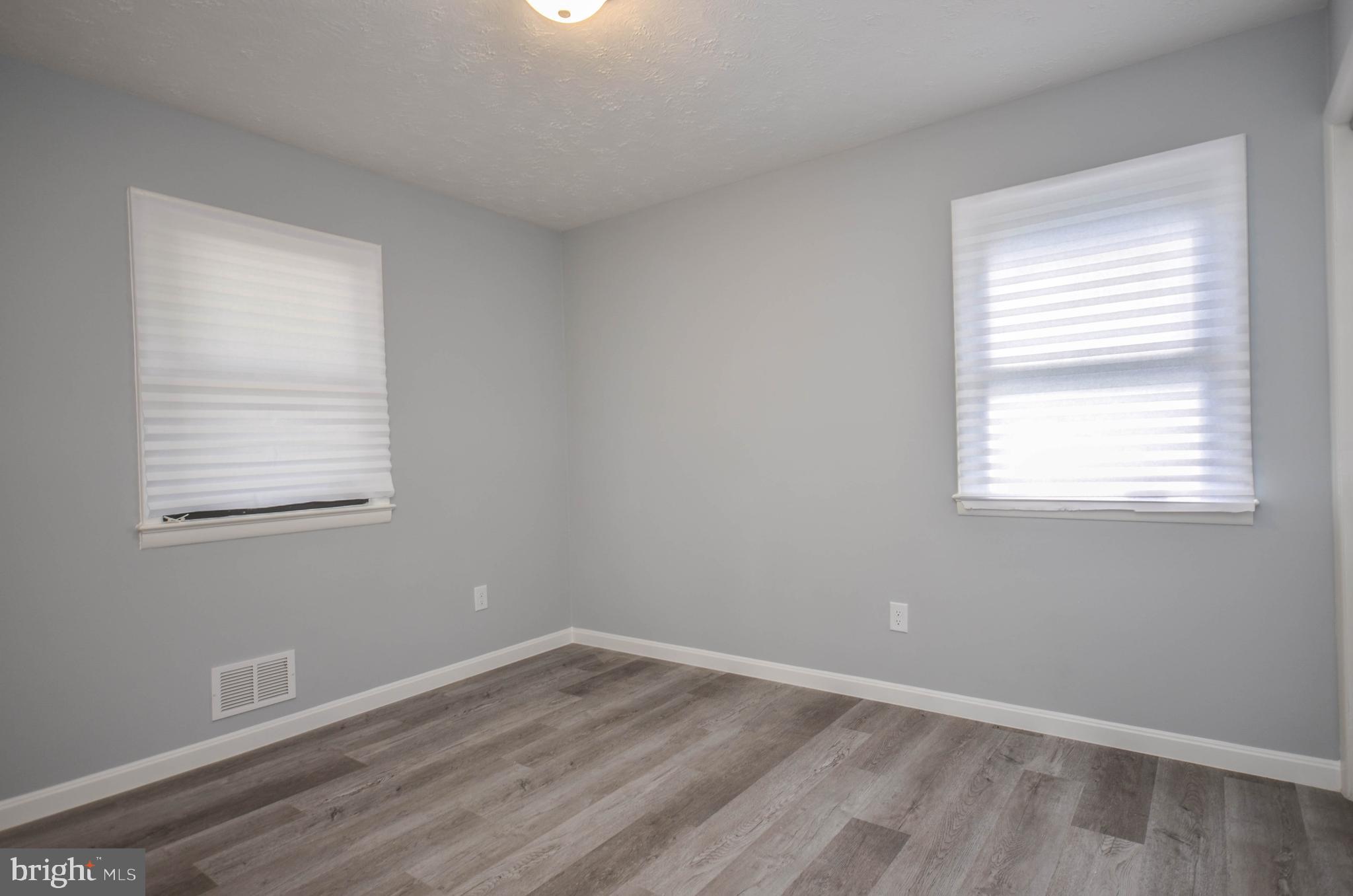 WHITFIELD KNOLLS - Residential