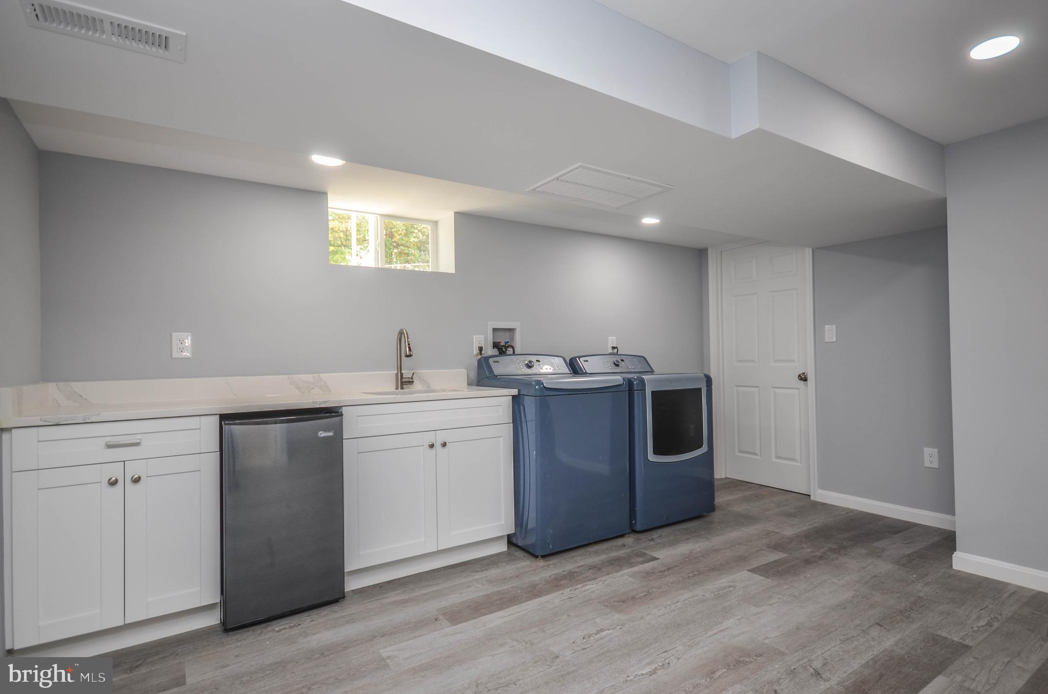 WHITFIELD KNOLLS - Residential