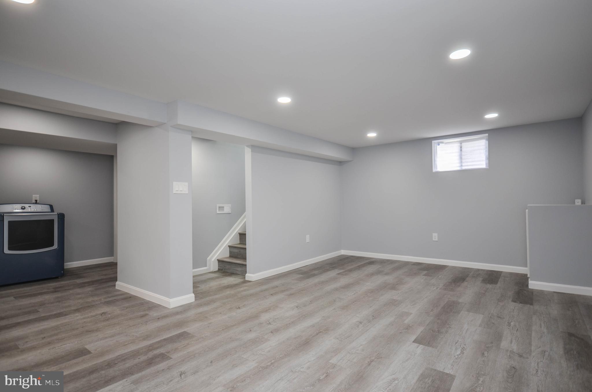 WHITFIELD KNOLLS - Residential