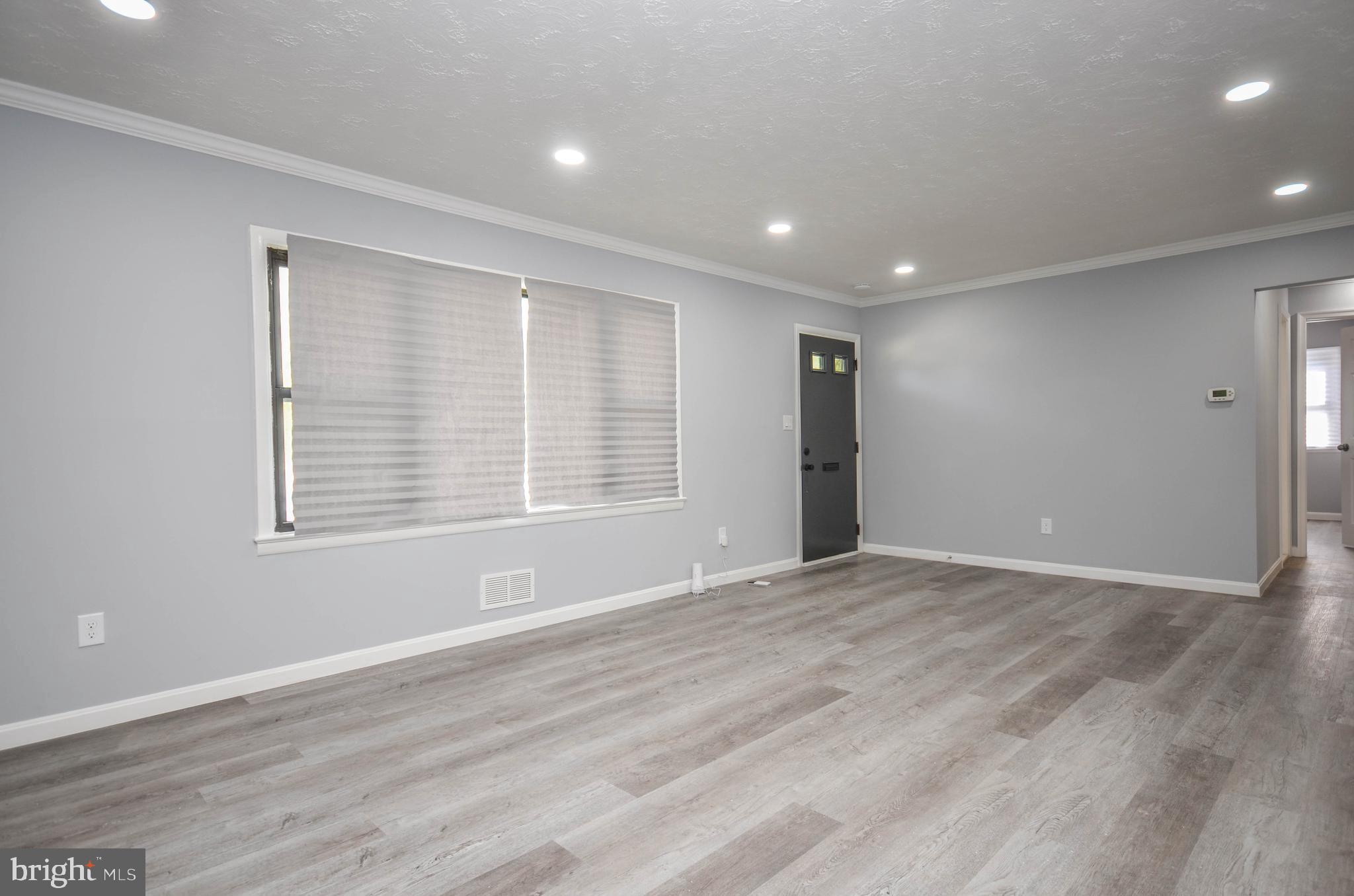 WHITFIELD KNOLLS - Residential