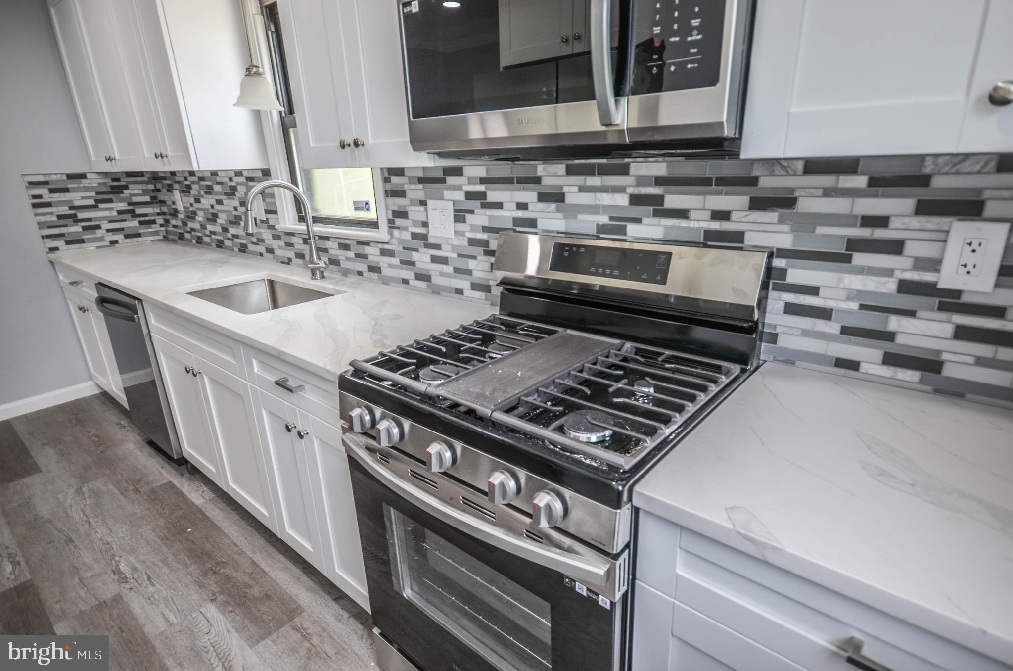 WHITFIELD KNOLLS - Residential