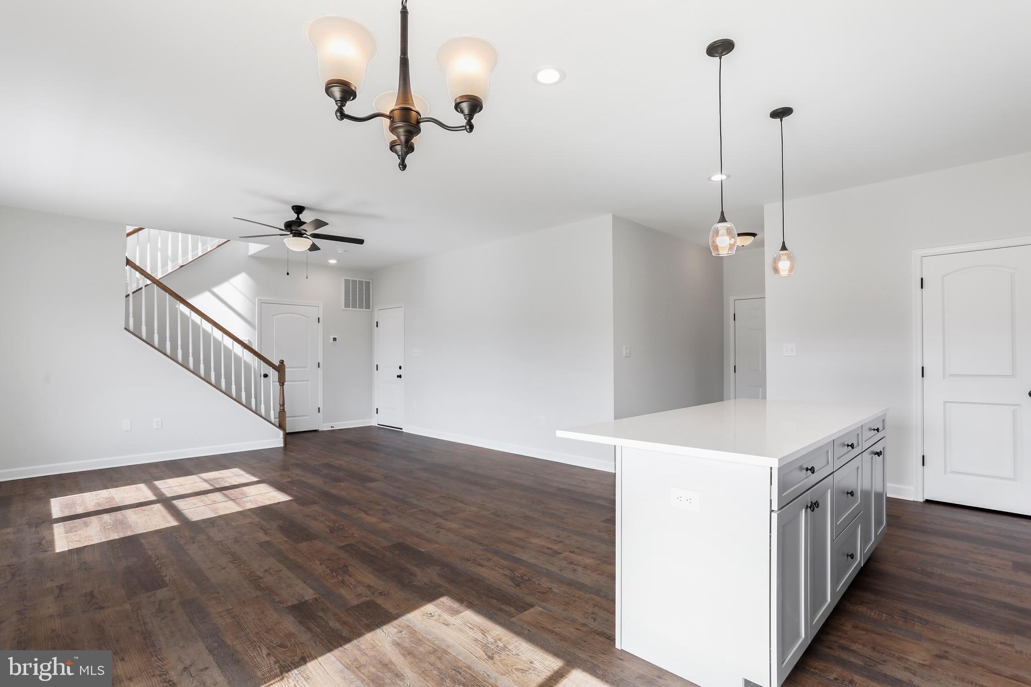 MIDDLE CREEK VISTAS - Residential