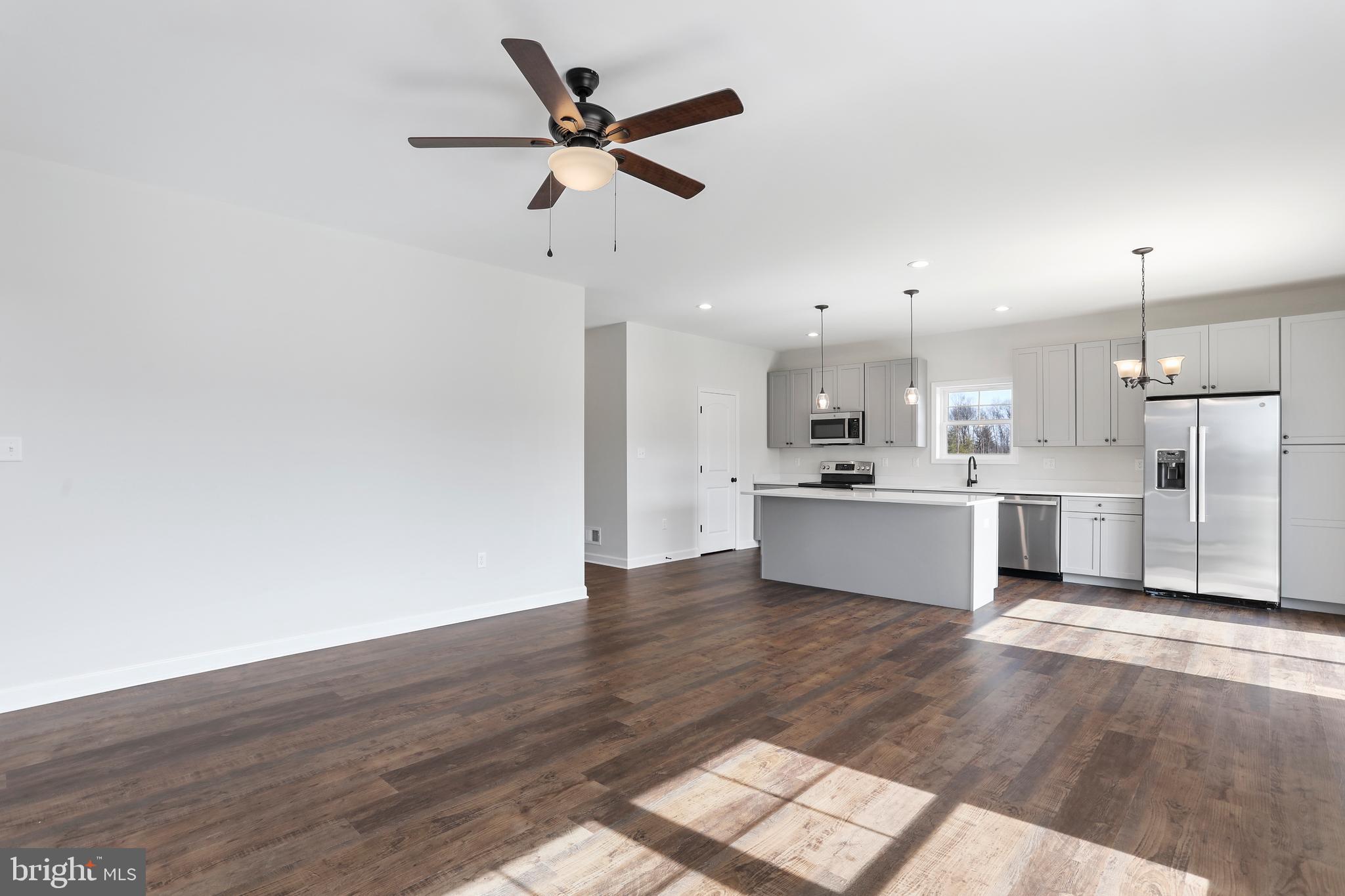 MIDDLE CREEK VISTAS - Residential