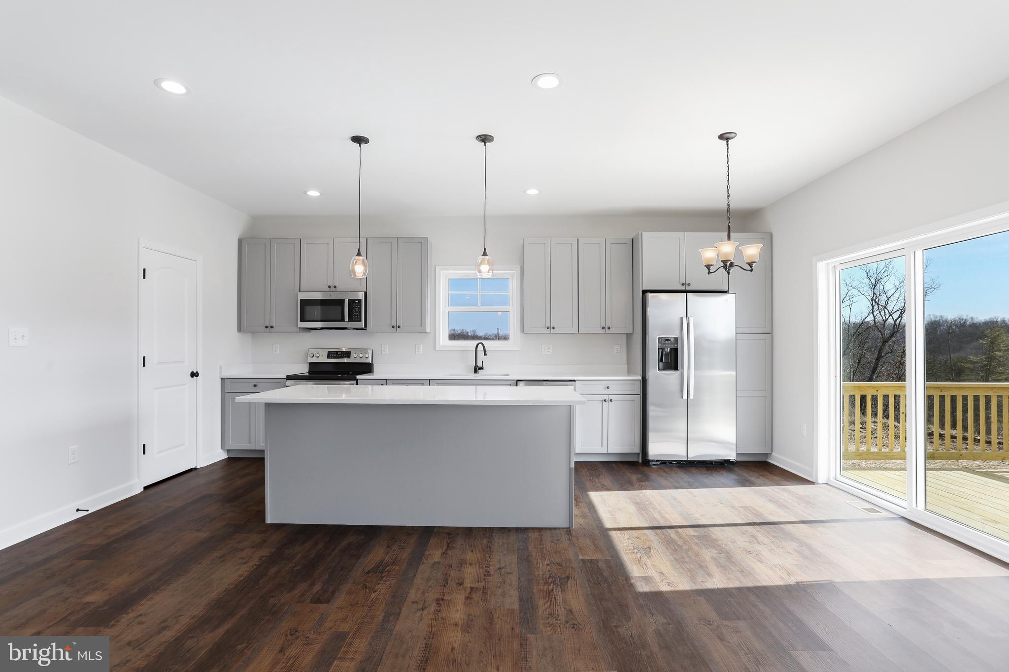 MIDDLE CREEK VISTAS - Residential