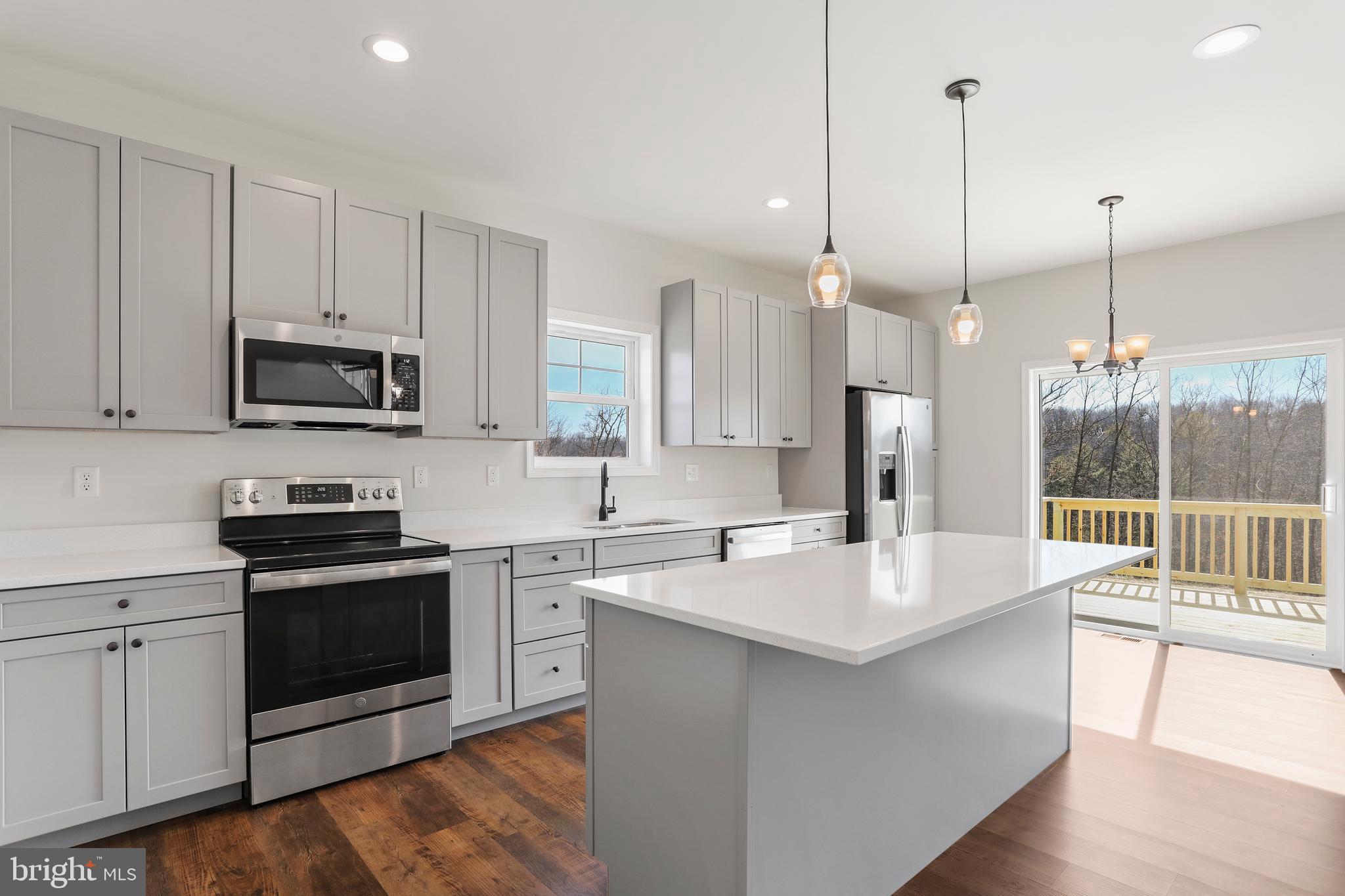 MIDDLE CREEK VISTAS - Residential