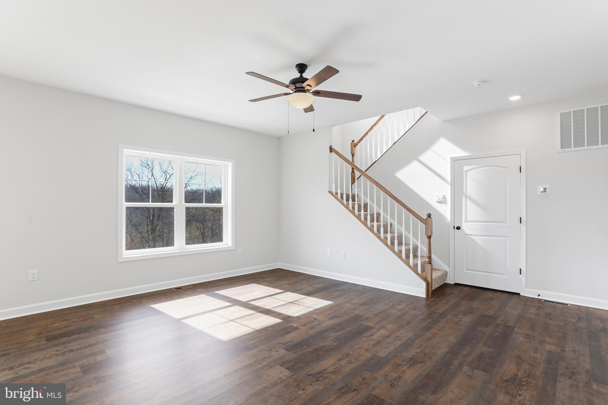 MIDDLE CREEK VISTAS - Residential