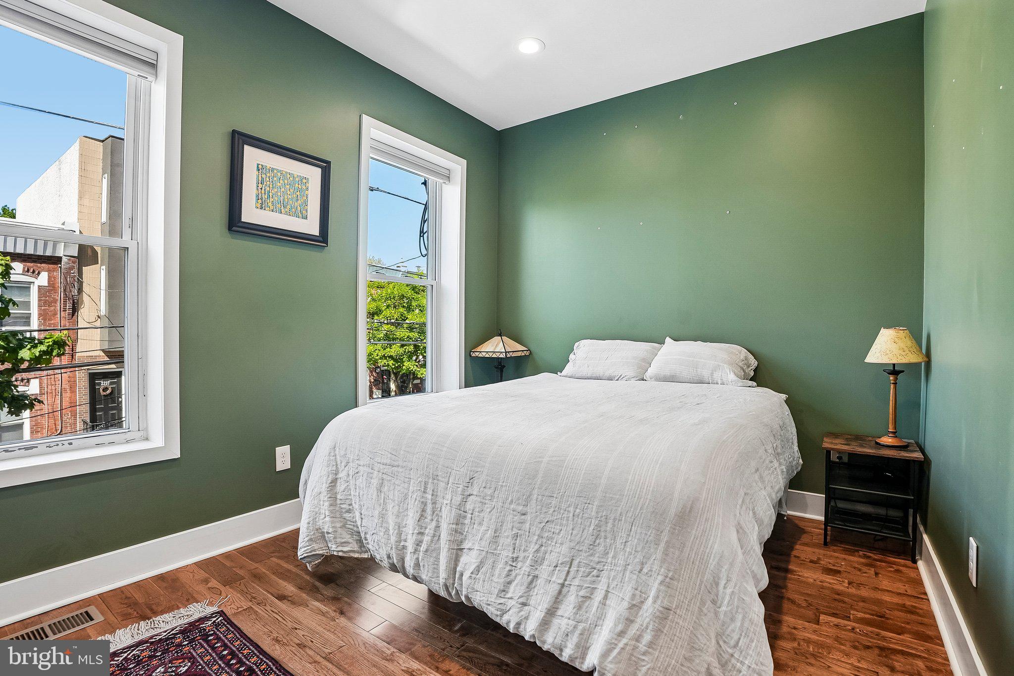 POINT BREEZE - Residential
