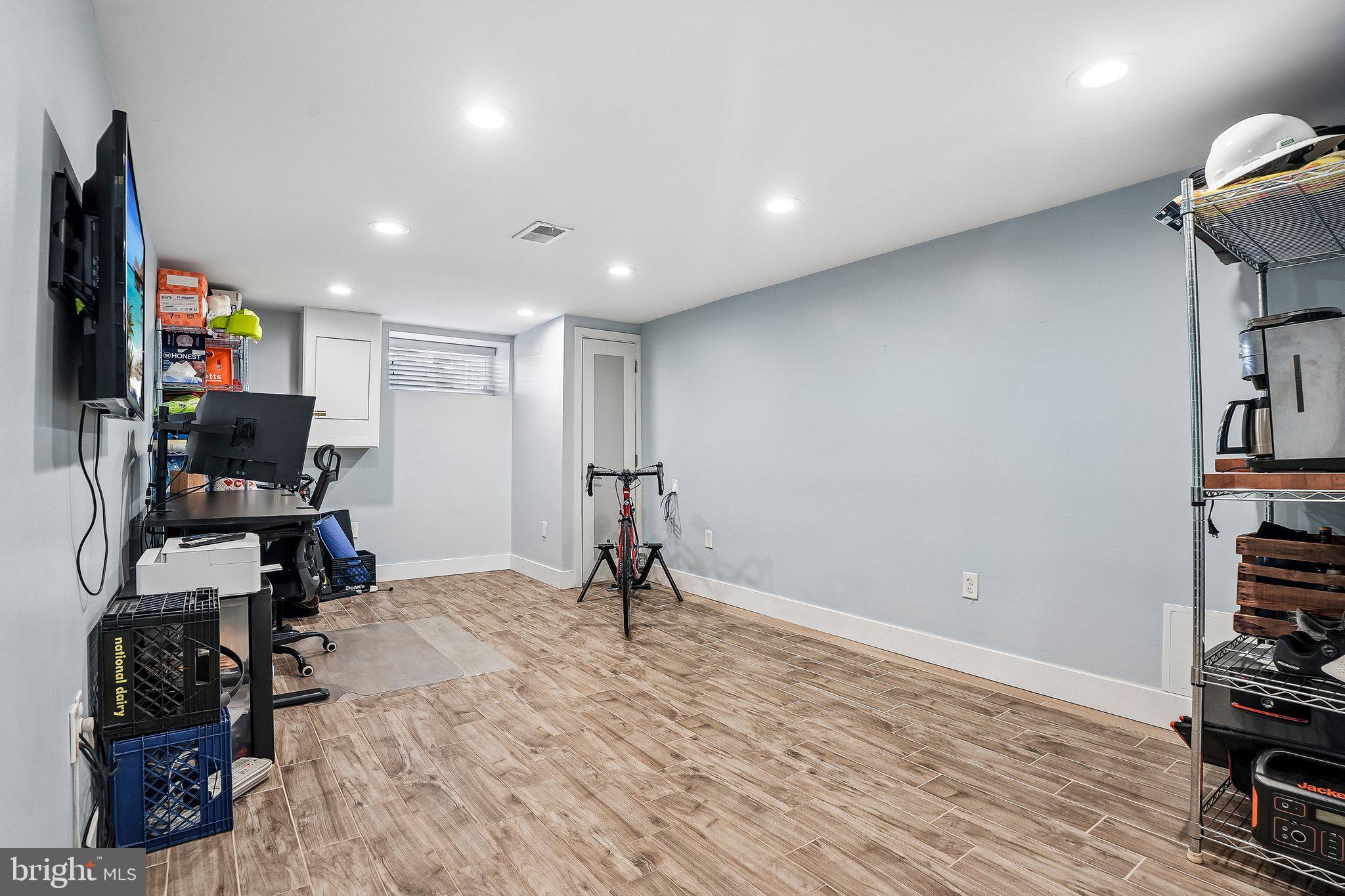 POINT BREEZE - Residential