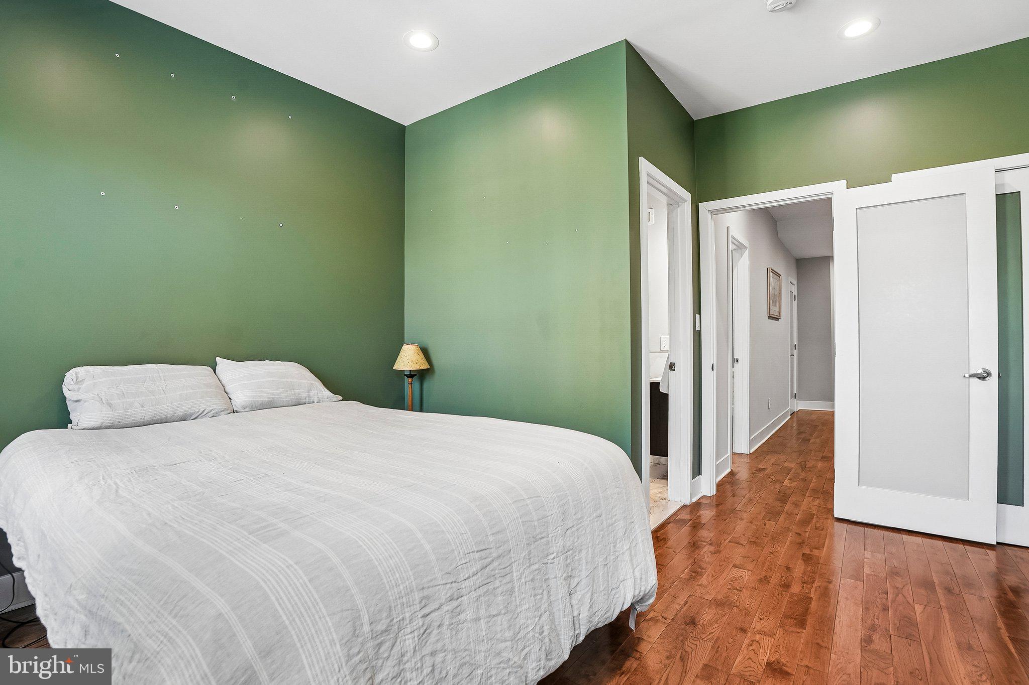 POINT BREEZE - Residential