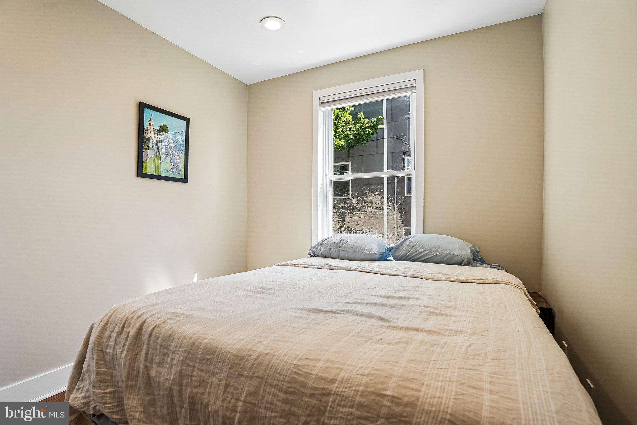 POINT BREEZE - Residential