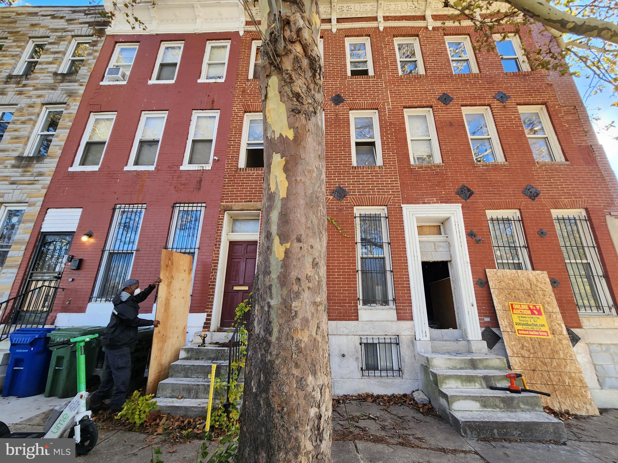 SANDTOWN-WINCHESTER - Residential