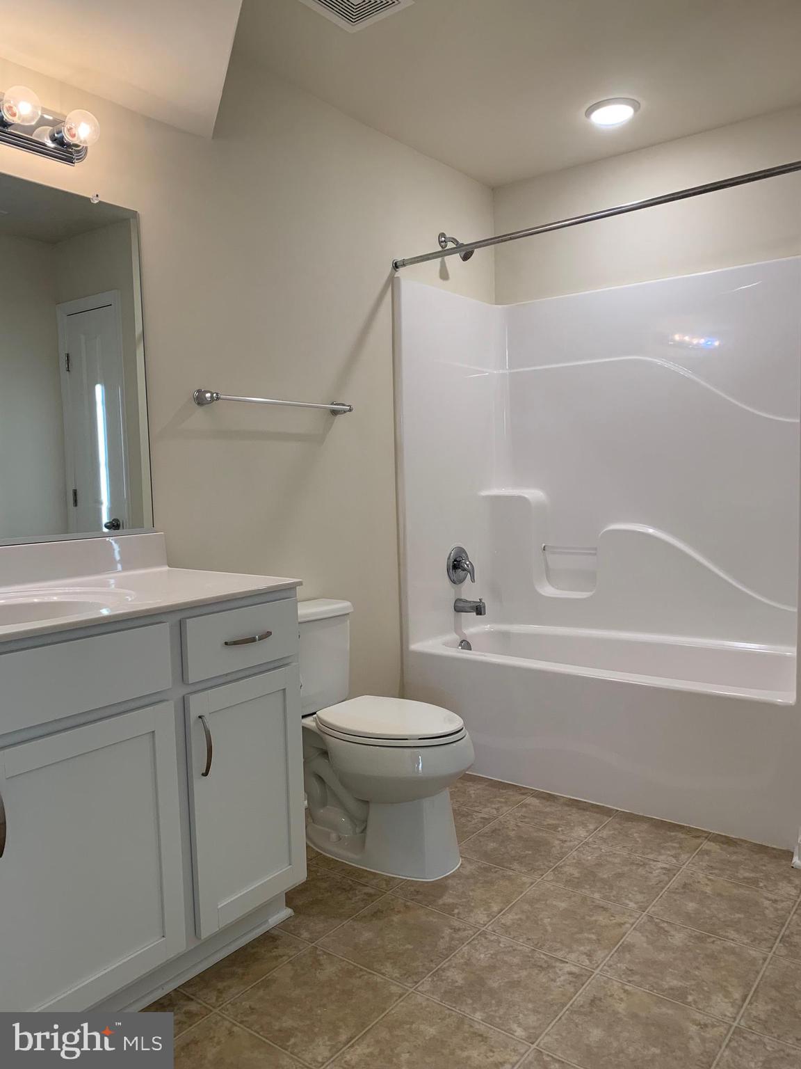 DABNEY WOODS - Residential Lease