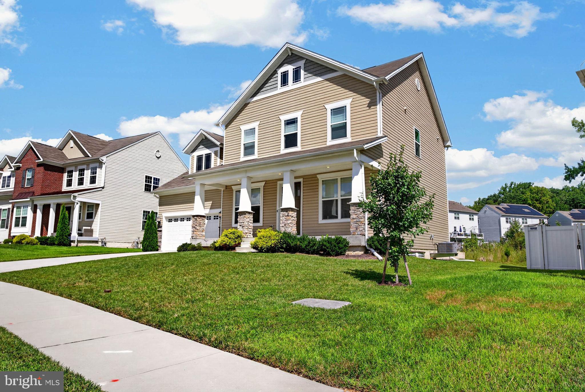 903 BENTGRASS DRIVE