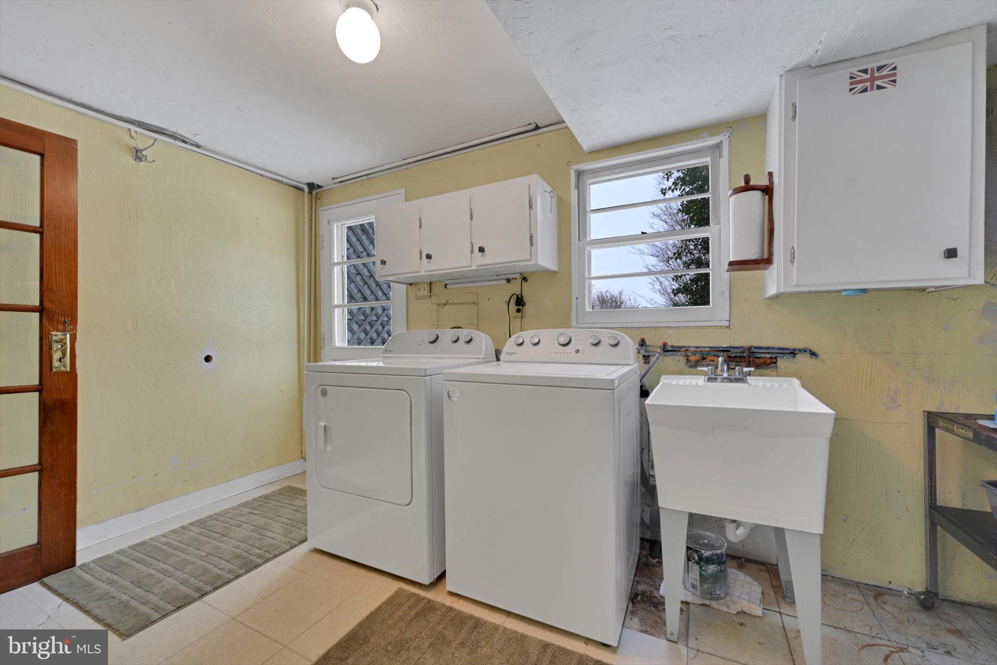 YORKVILLE - Residential