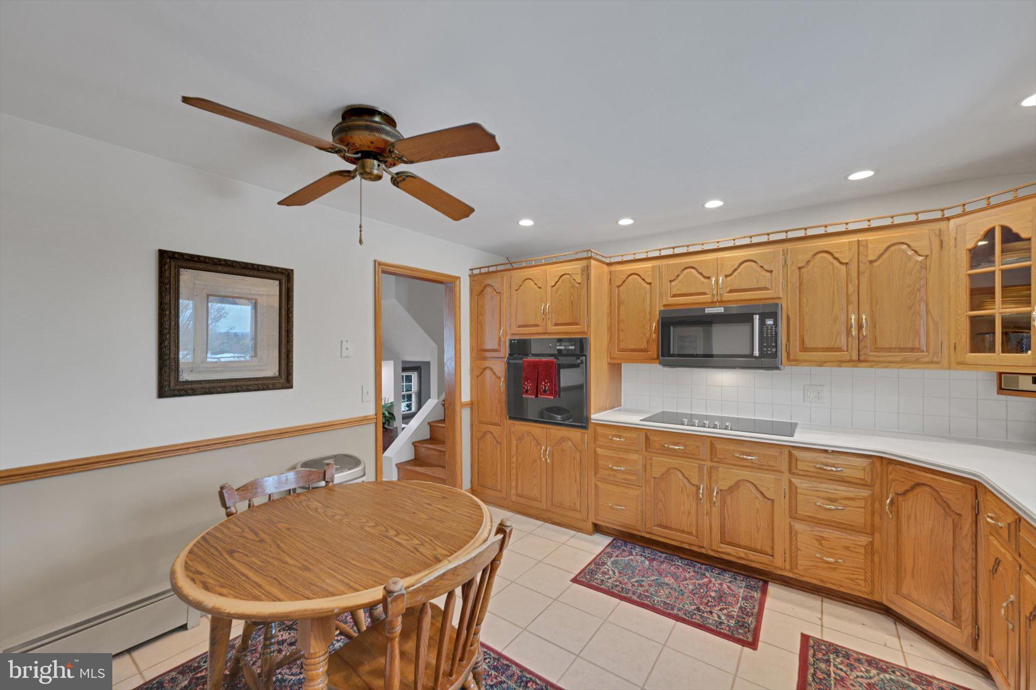 YORKVILLE - Residential