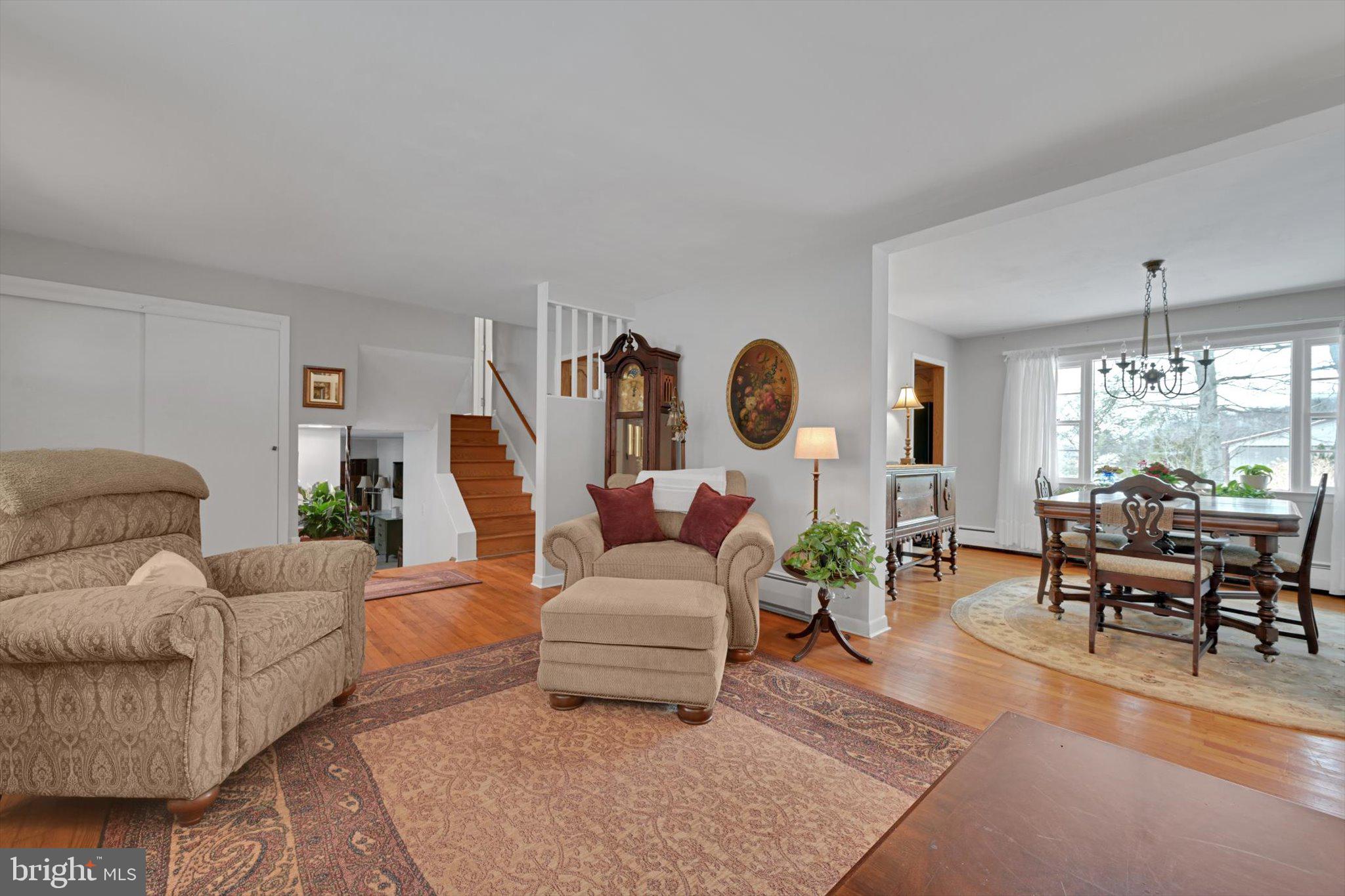 YORKVILLE - Residential