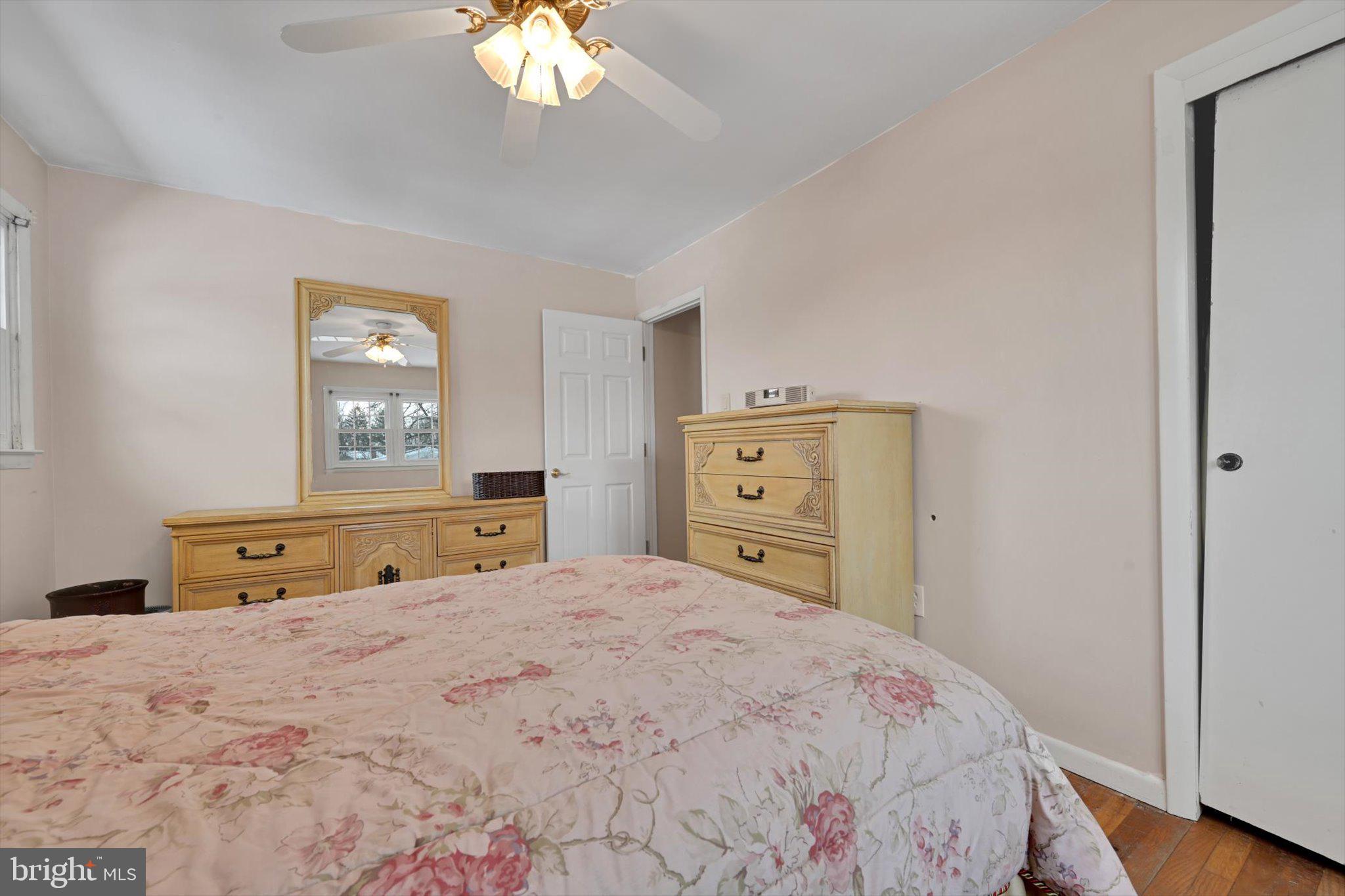 YORKVILLE - Residential