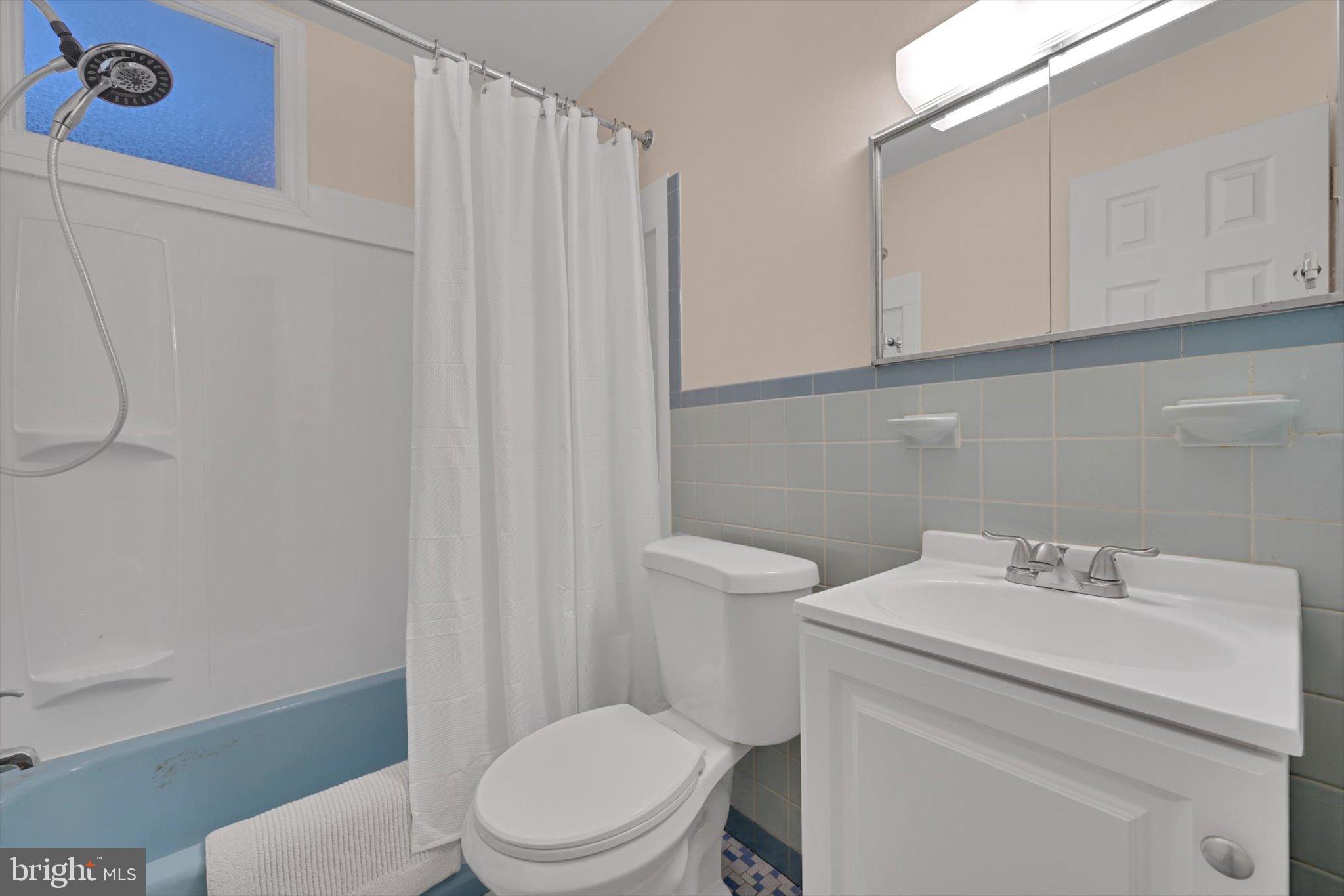 YORKVILLE - Residential