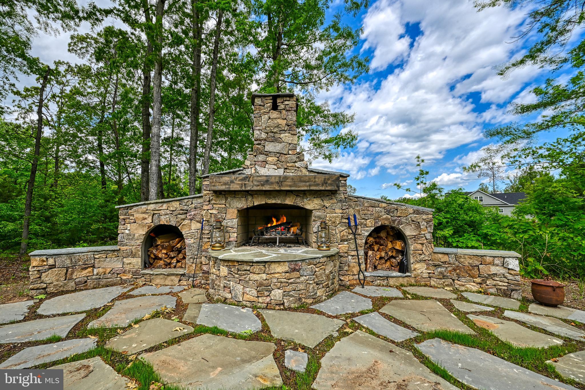 NOAHS LANDING - Residential