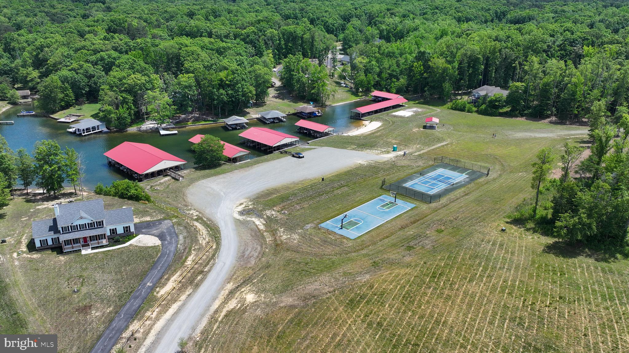 NOAHS LANDING - Residential
