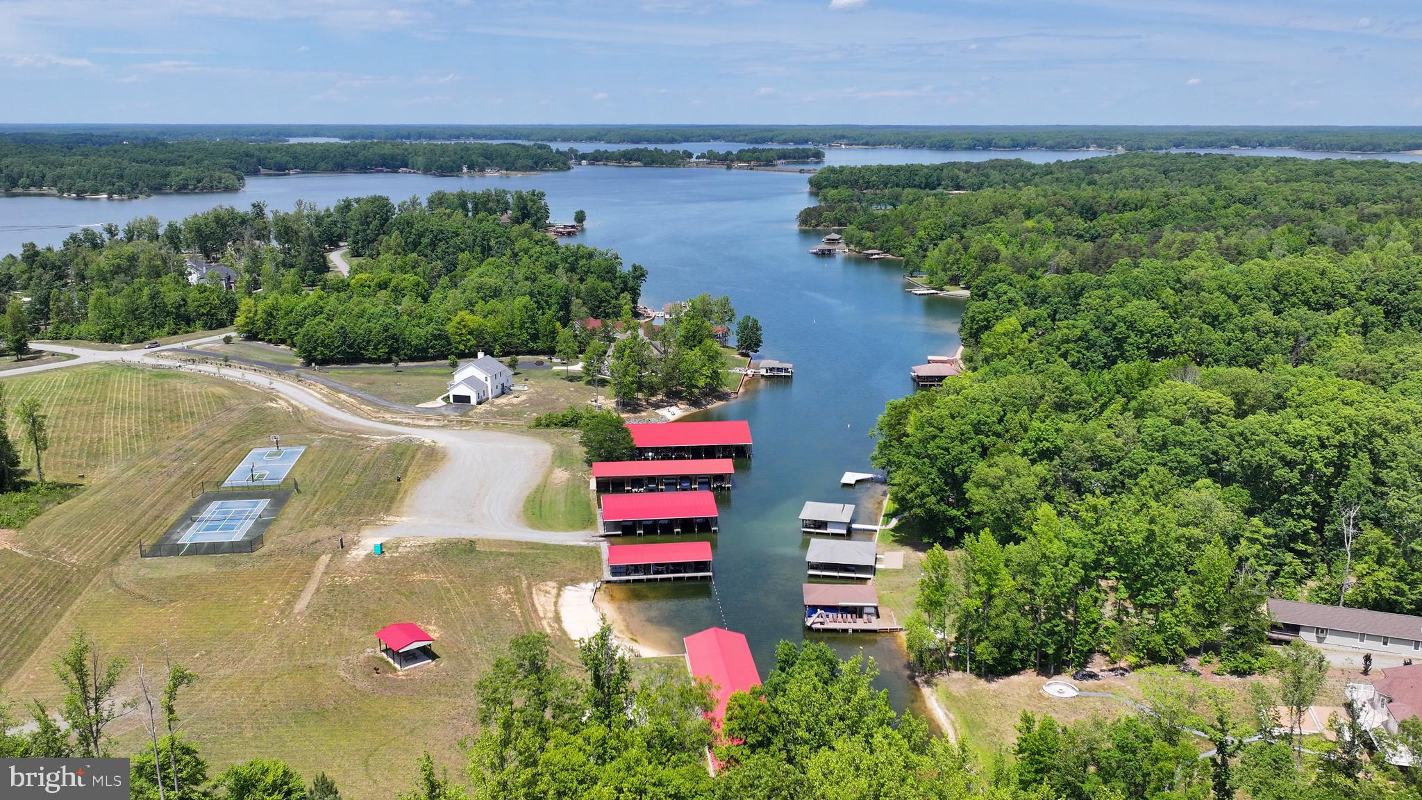 NOAHS LANDING - Residential