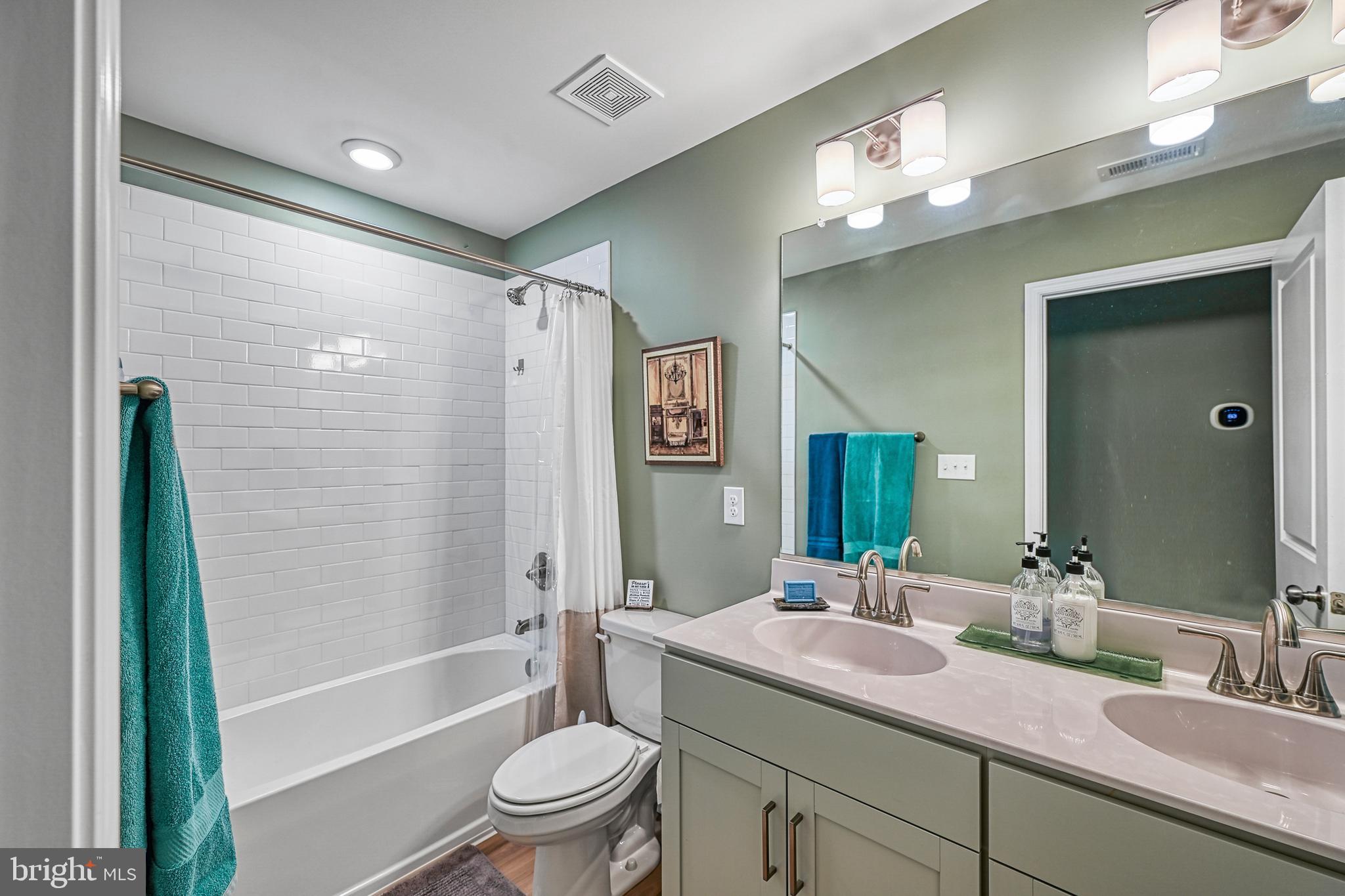 NOAHS LANDING - Residential