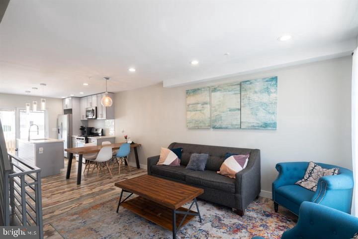 POINT BREEZE - Residential Lease