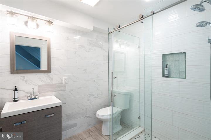 POINT BREEZE - Residential Lease