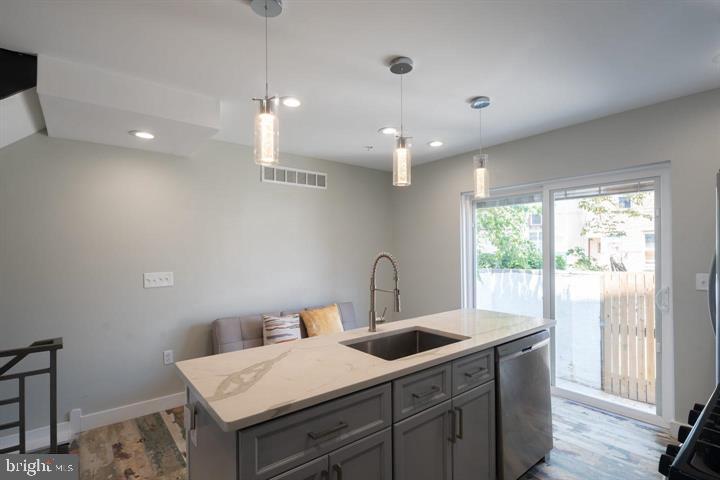 POINT BREEZE - Residential Lease