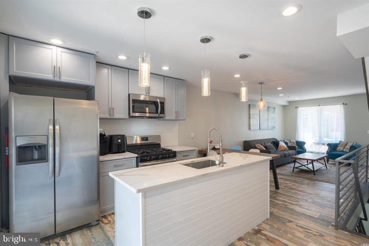 POINT BREEZE - Residential Lease