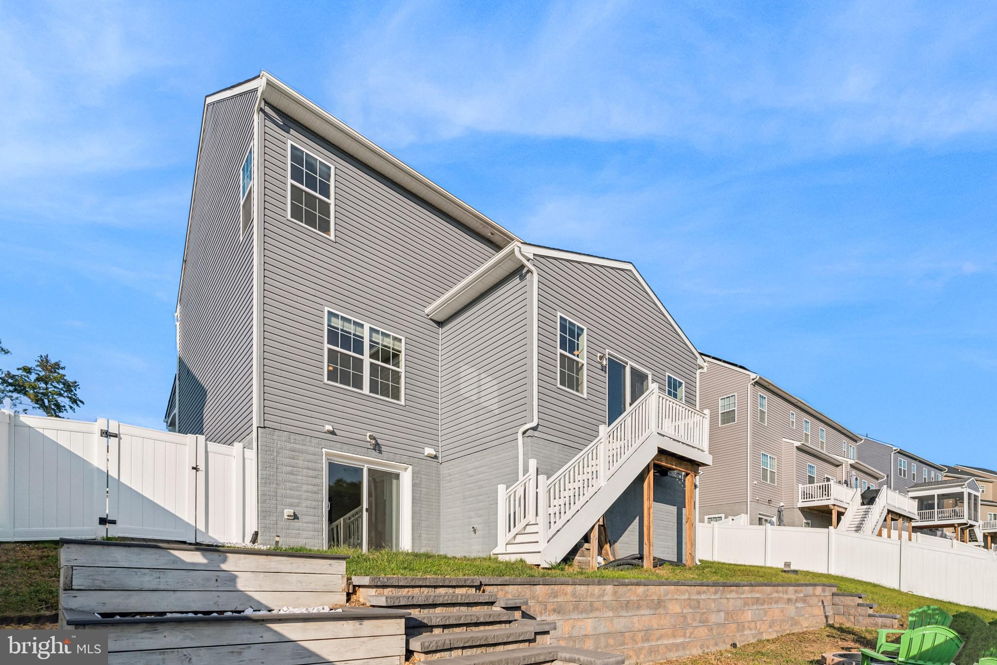 ELIZABETH HILLS - Residential Lease